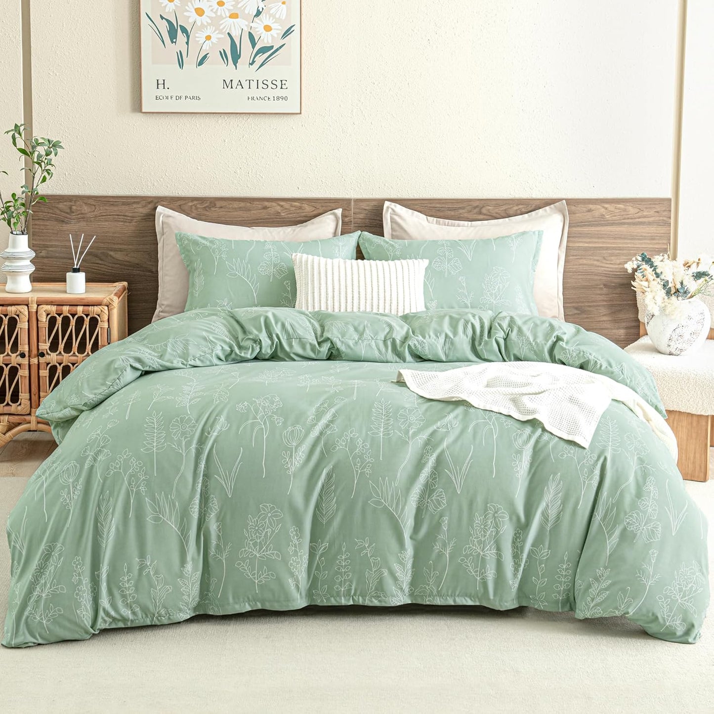 Queen Comforter Set Sage Green, 3 Pieces Floral Lightweight Bedding Comforter Sets, Gift Choice Cute Flowers Botanical Soft Blanket (1 Comforter, 2 Pillowcases)