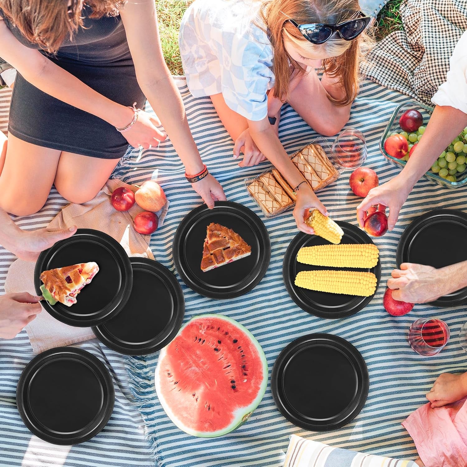 50 Count Black 7 Inch round Paper Plates, Heavy Duty Disposable Dinnerware for Parties, Weddings, Bbqs, Birthdays, Picnics