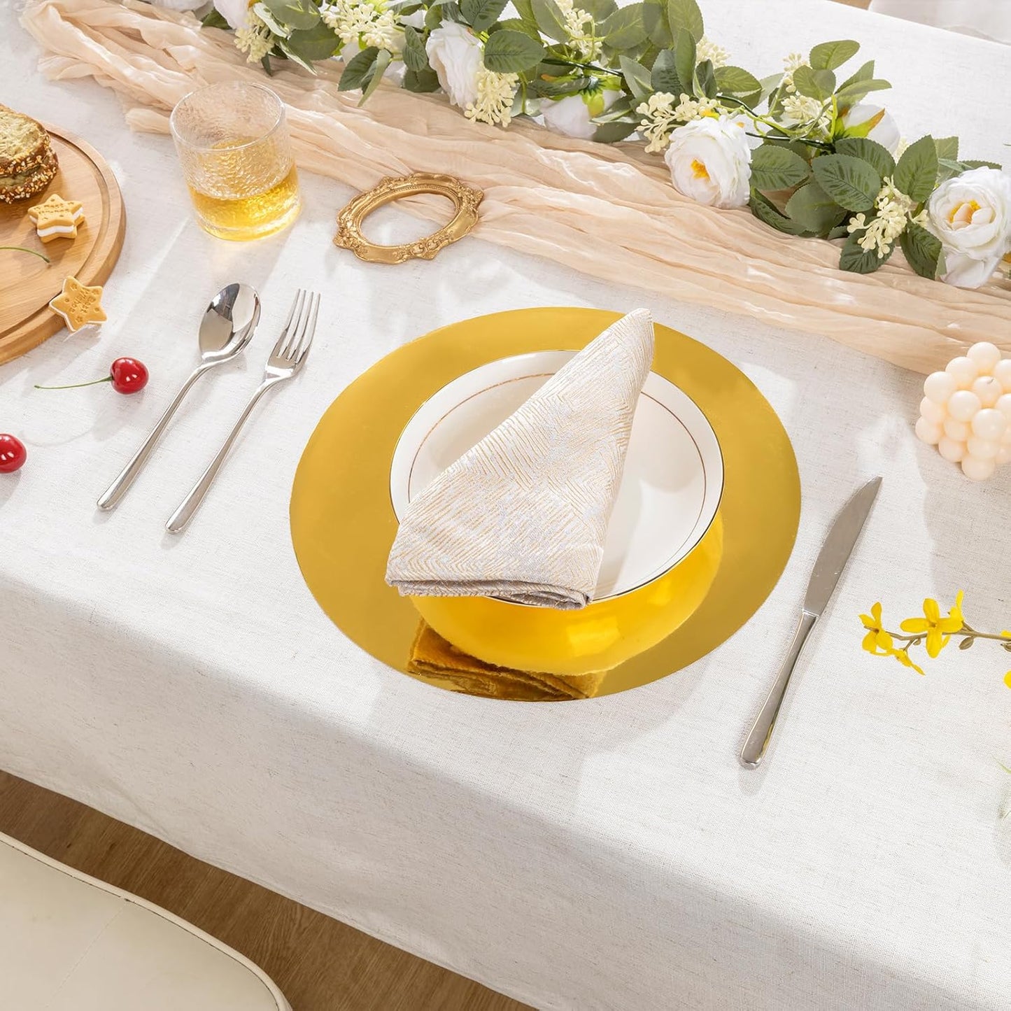 50Pcs round Gold Placemats, Paper Place Mats Disposable for Dining Table, Charger Plates Table Mat for Christmas Dinner Party Wedding Birthday Banquet Table Setting Decor, 13" Shiny Gold