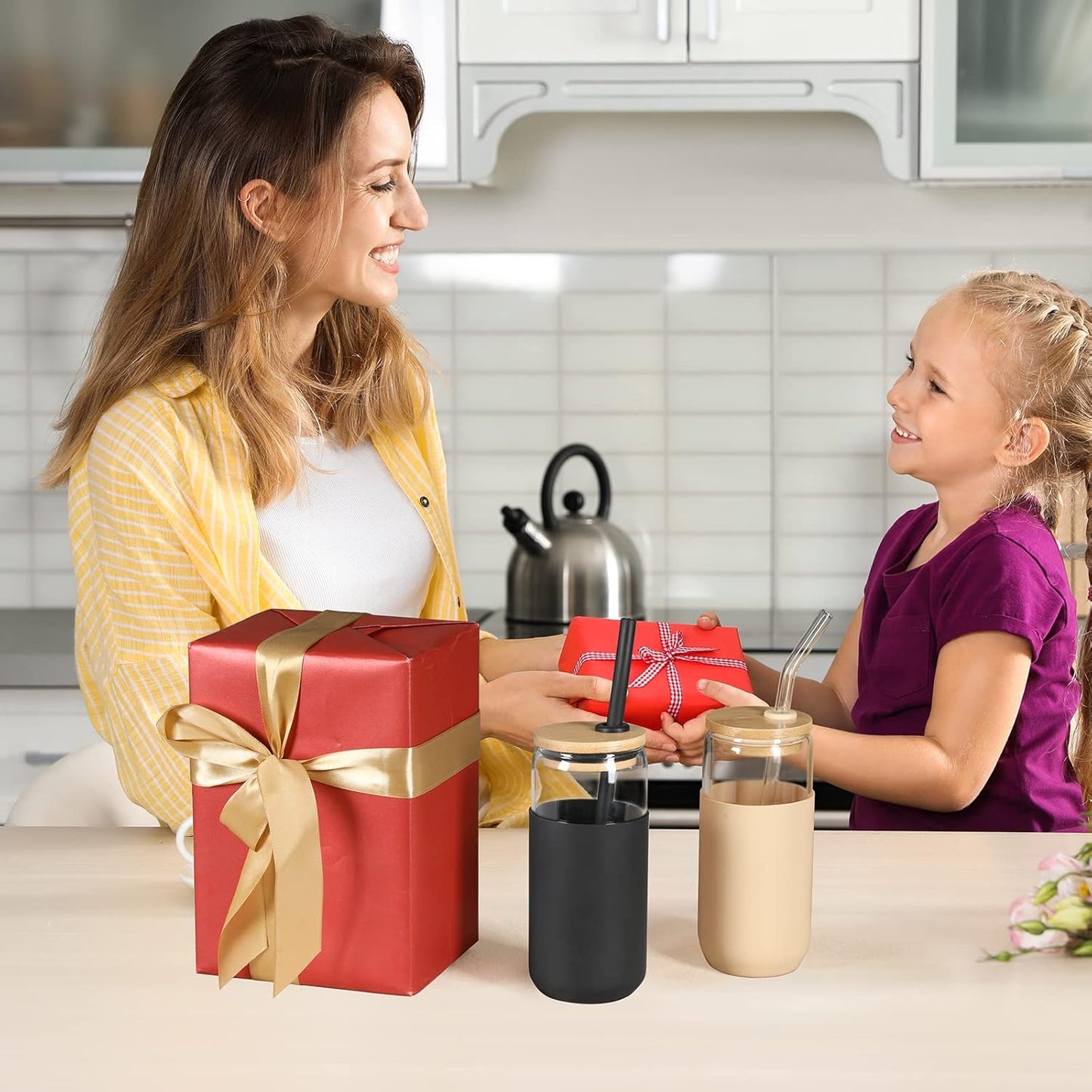 20 OZ Glass Cups with Bamboo Lids and Straws - Beer Can Drinking Glasses with Silicone Protective Sleeve Set, Iced Coffee Glasses, Cute Tumbler Cup for Water, Smoothie, Boba Tea, Gift, 2 Colors