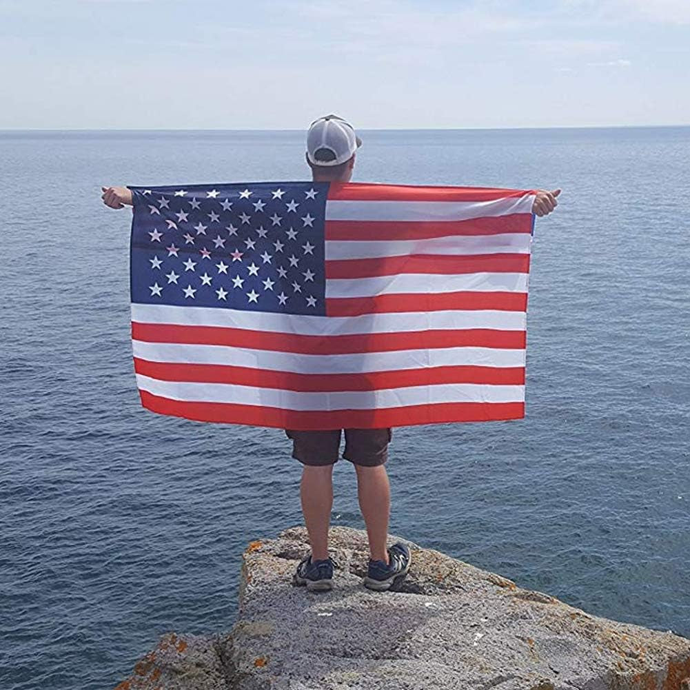 American Flag Cape, Wearable USA Flag Costume Outfit with Sleeves Classic Flag, 2 Differents Wearing Methods