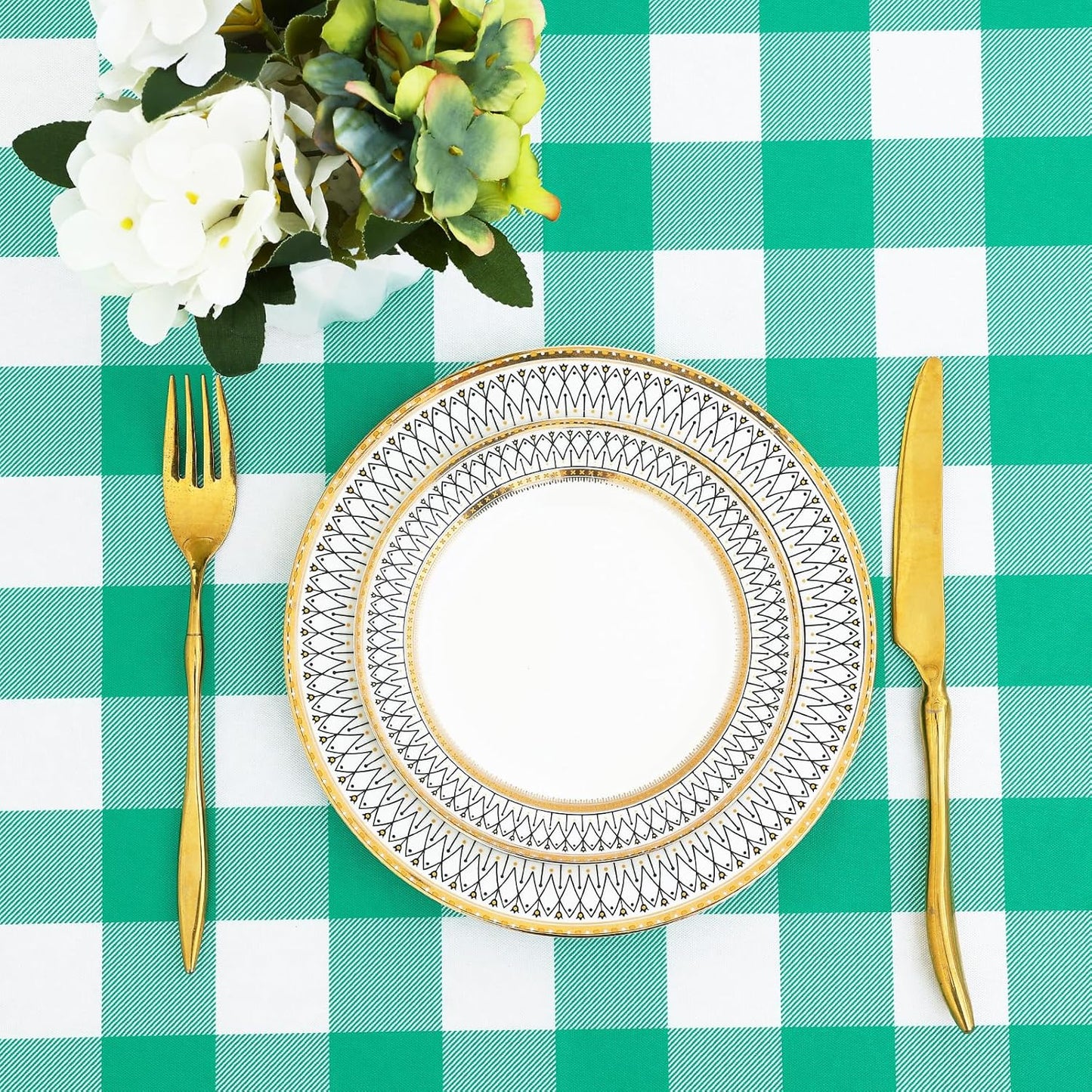 Rectangle Waterproof Vinyl Table Cloth, Buffalo Flannel Backed Tablecloth, Wipeable Plastic Table Cover for Dinner, Kitchen, Outdoor (60" X 84", Green and White)