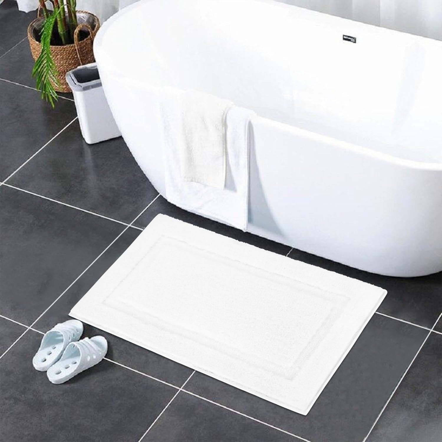 Super Soft Small Bathroom Rugs 16X24 Inch Non Slip Washable Bath Rugs Microfiber Bath Mats for Bathroom Floor Tub Shower Vanity Sink Decor Accessories, White 1'4" X 2'