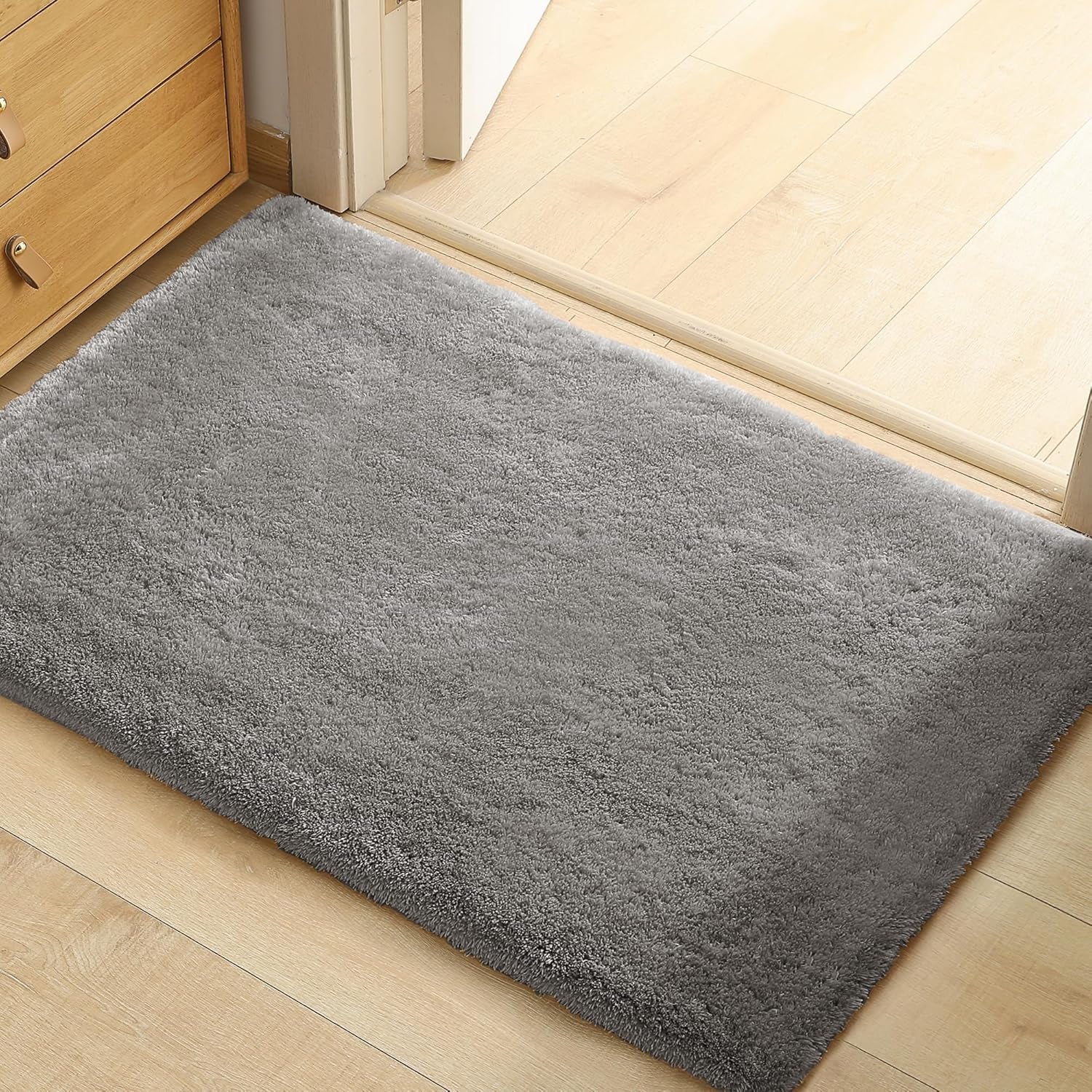 Bathroom Rug Small Entryway Throw Rugs for Bedroom, 2X3 Feet Mini Area Rug, Affordable Non Slip Fluffy Carpet, Fuzzy Soft Living Room Rugs, Home Decor Aesthetic, Nursery, Grey