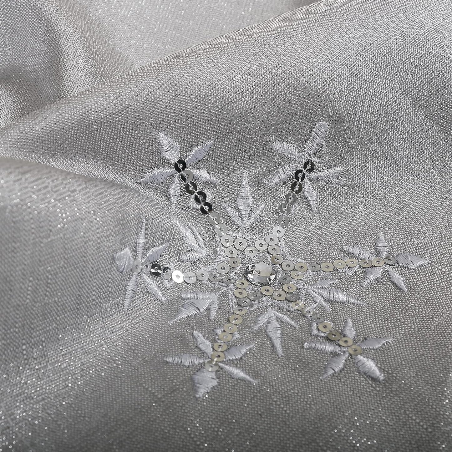 Christmas Table Napkins Cloth Set of 4, Embroidered Snowflake Napkins 18X18 Inch, Silver Napkins Glittering Sequins for Dinner, Xmas Holiday Napkins for Familiy Dinning, Grey, Machine Washable