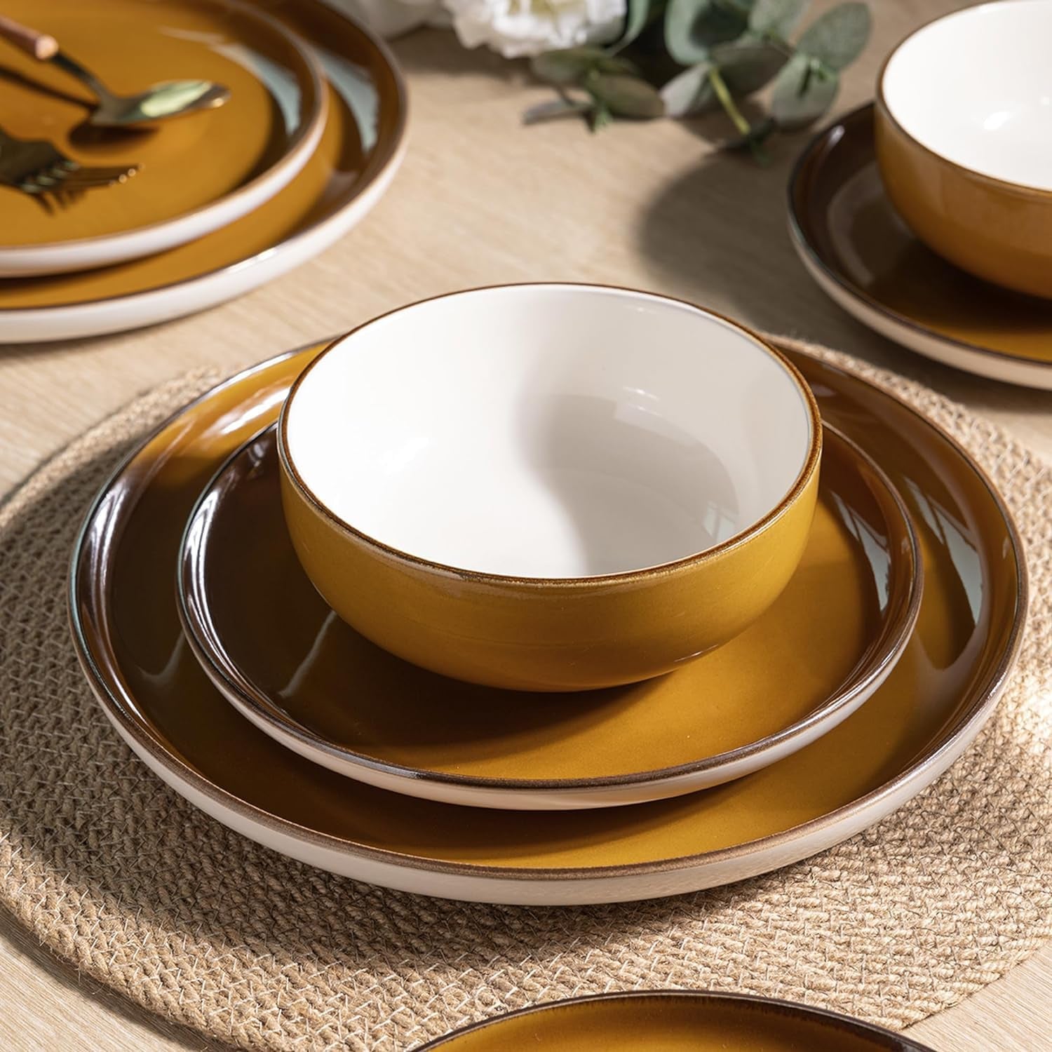 18-Piece Stoneware Dinnerware Set for 6 - Ceramic Plates and Bowls, Dishwasher and Microwave Safe