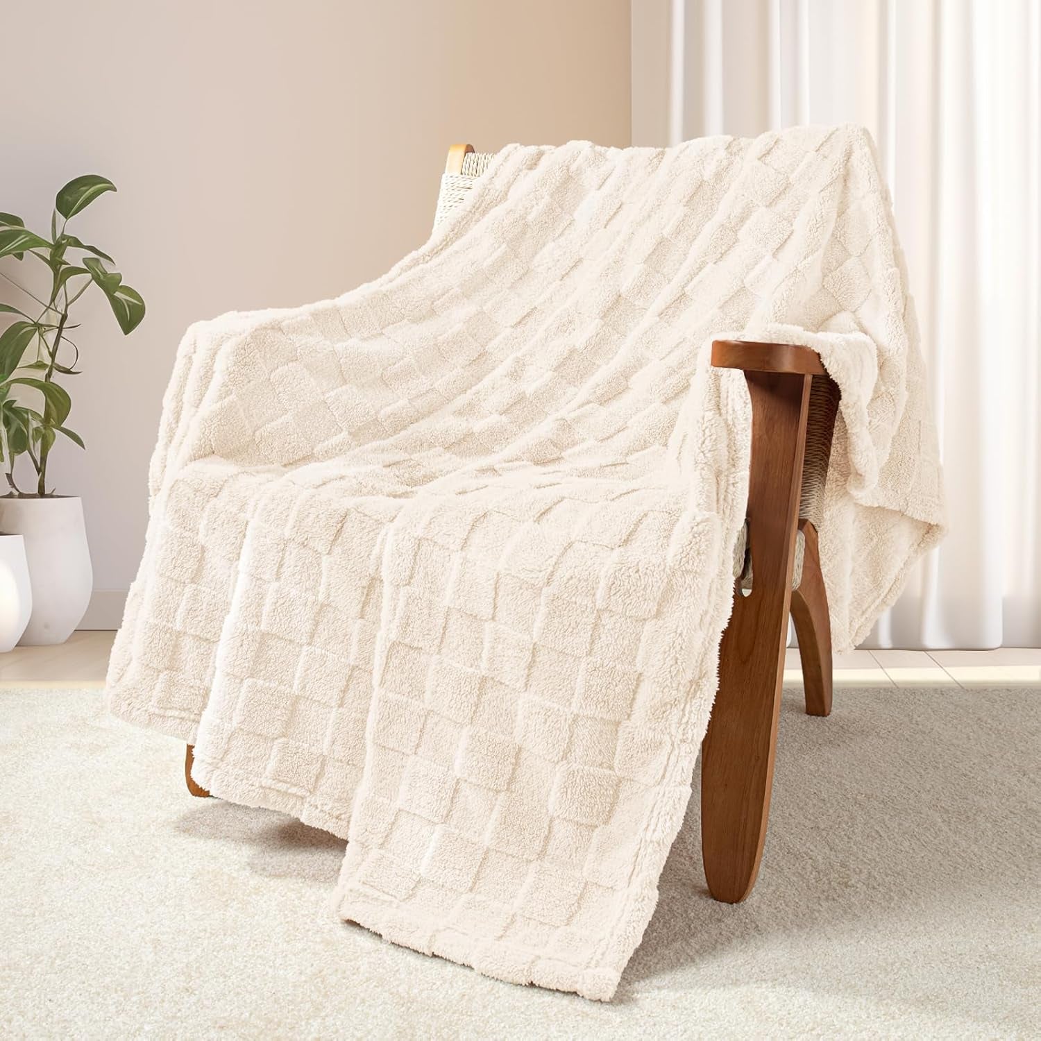 Ivory Fleece Throw Blanket for Couch - Lightweight, Super Soft, and Warm Checkered Design, 50x60 Inches, Ideal for All Seasons