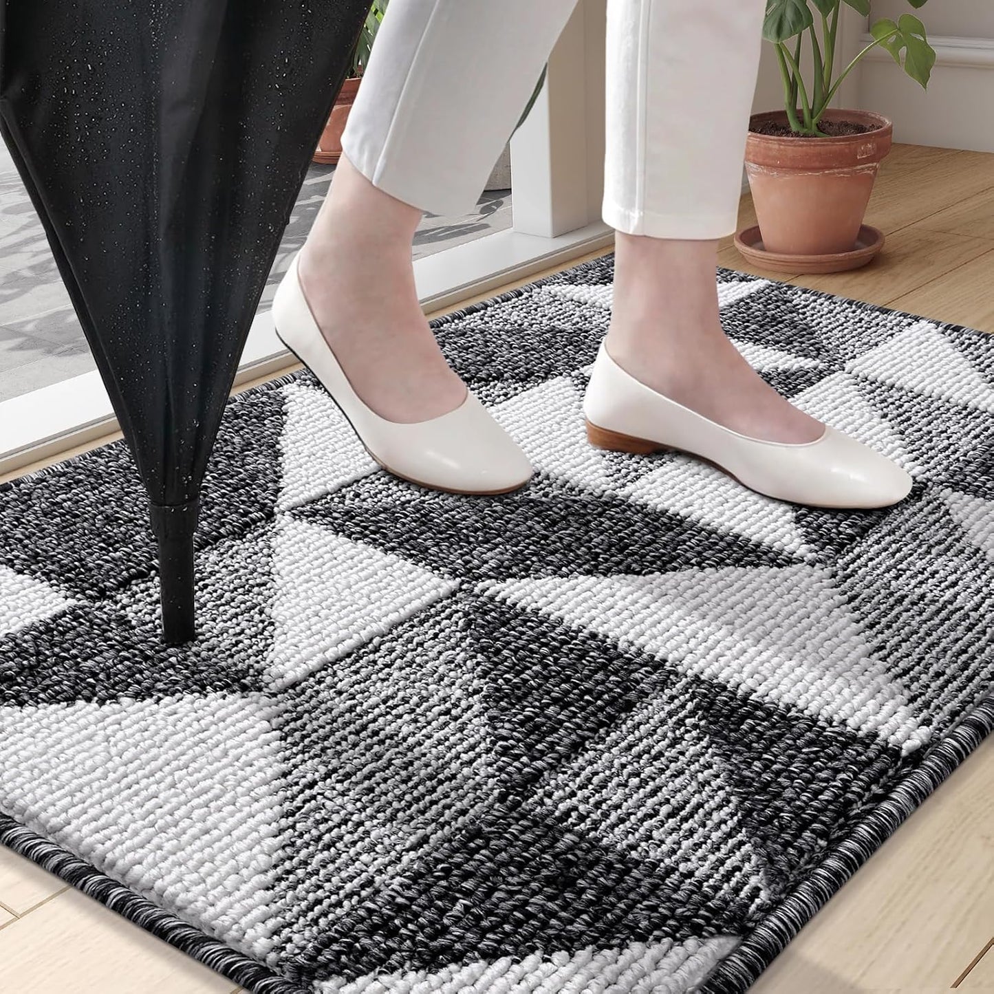 Door Mat Indoor Entrance Washable 32X20, Odor-Free Low-Profile Front Back Geometric Doormat, Absorbent Resist Dirt Entry Carpet, Easy to Clean Sturdy inside Floor Mats for Entryway, Black