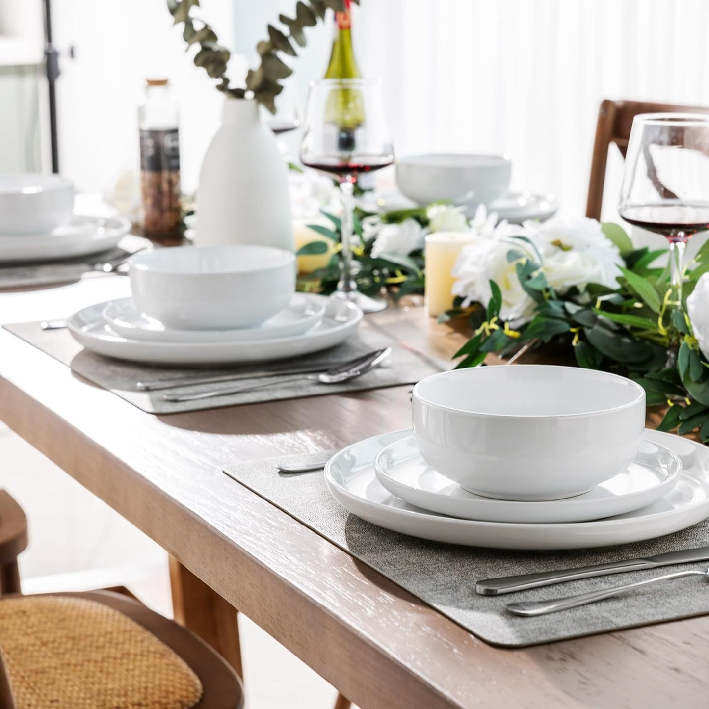 12-Piece Ceramic Dinnerware Set, Stoneware Plates and Bowls, Dishwasher and Microwave Safe, Service for 4 - White