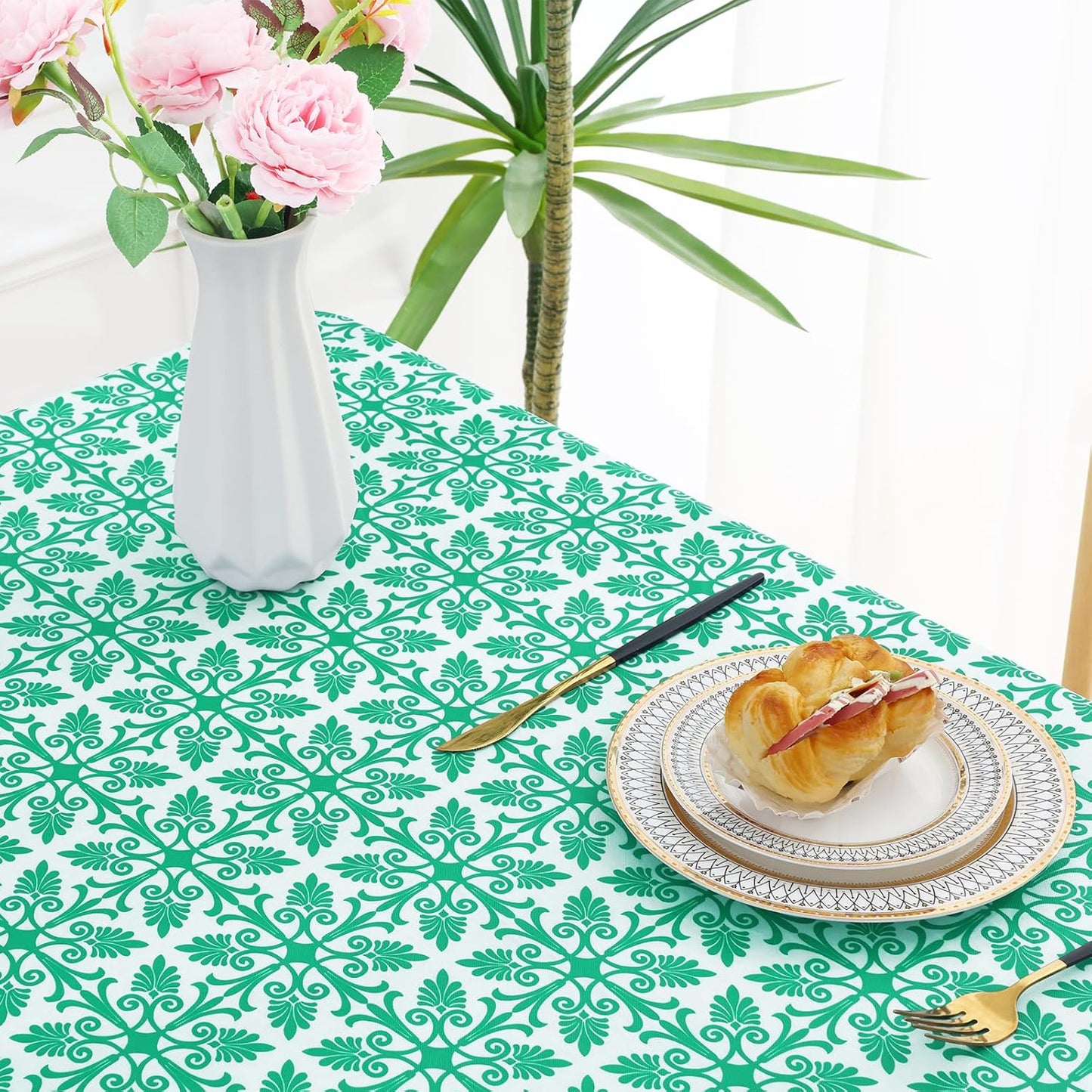 Rectangle Vinyl Table Cloth, Elastic Fitted Flannel Backed Tablecloth, 100% Waterproof Plastic Table Cover Fits 6 Foot Folding Tables for Picnic, Camping, Outdoor (Green, 30" X 72")