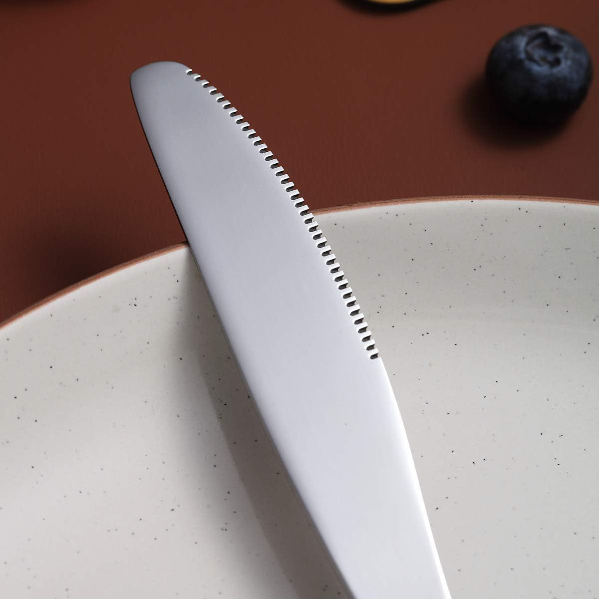Set of 6 Stainless Steel Dinner Knives - Shiny Mirror Finish, Durable Butter Knife Spreaders, Dishwasher Safe
