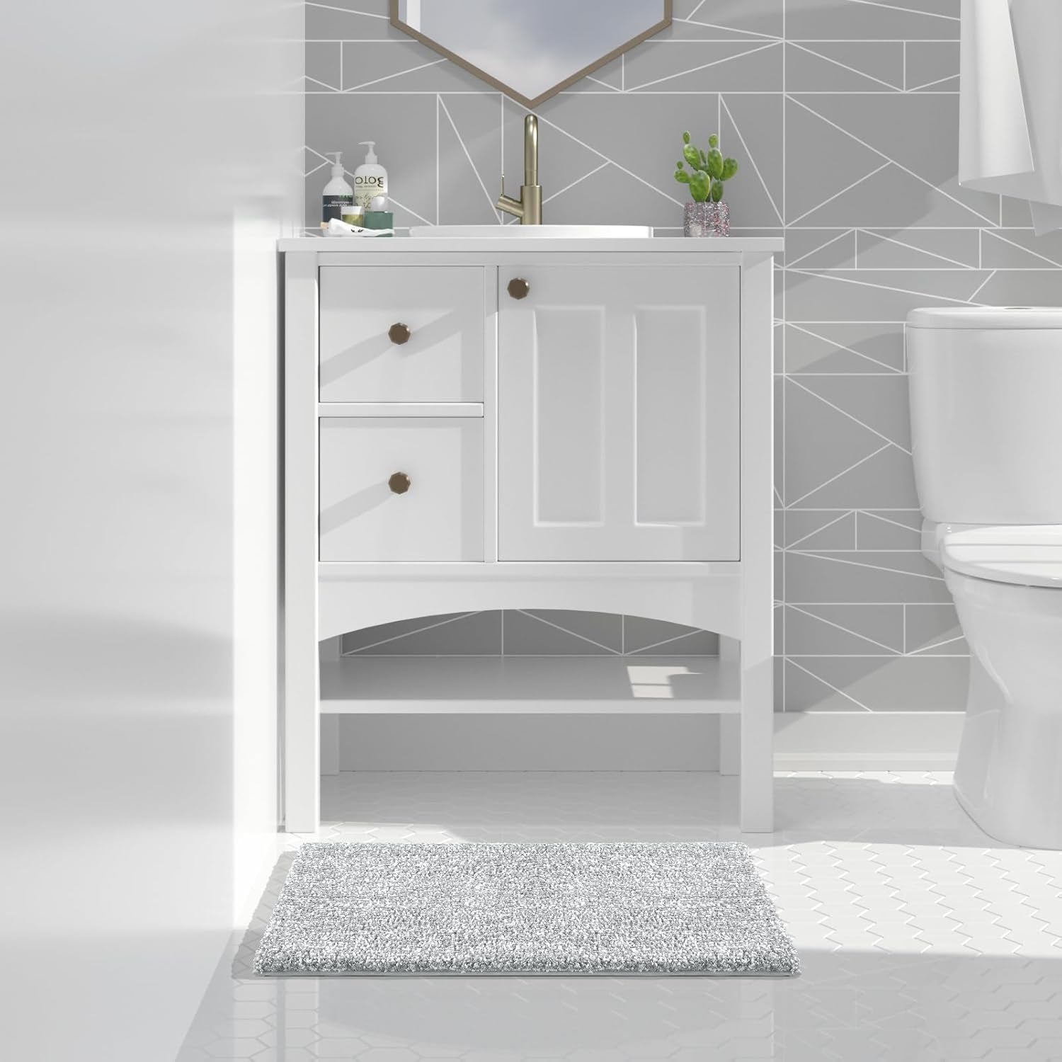 Bathroom Rugs Non Slip Washable, Extra Soft Comfortable Bath Mat, Water Absorbent Thick Floor Mats, Shaggy Rugs for Shower Bathtubs, 24"X17", Grey&White