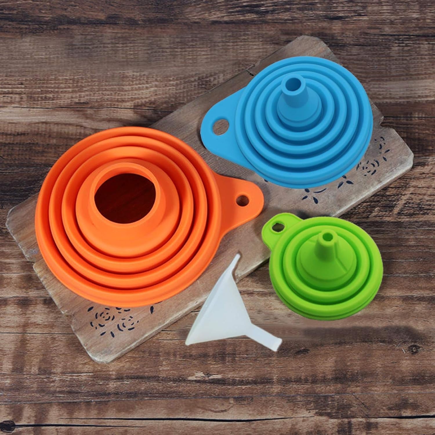 4 Sizes Kitchen Funnel Set, Food Grade Silicone Collapsible Funnel, Funnels for Kitchen Use Filling Bottles, Canning, Cooking, and Water Powder Transfer