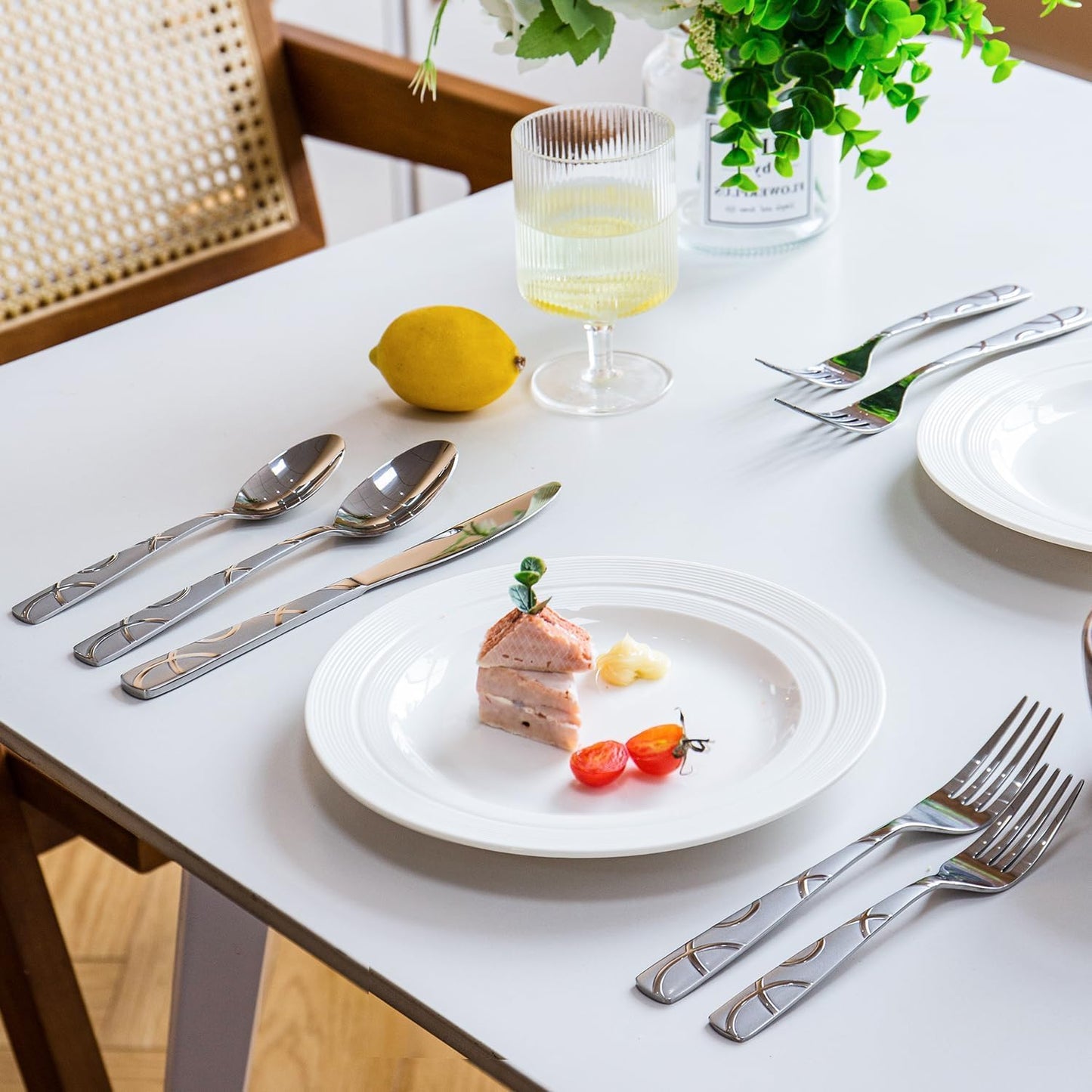 20-Piece Premium Stainless Steel Silverware Set for 4, Mirror Polished Flatware with Spoons, Forks, and Knives, Modern Kitchen Utensils