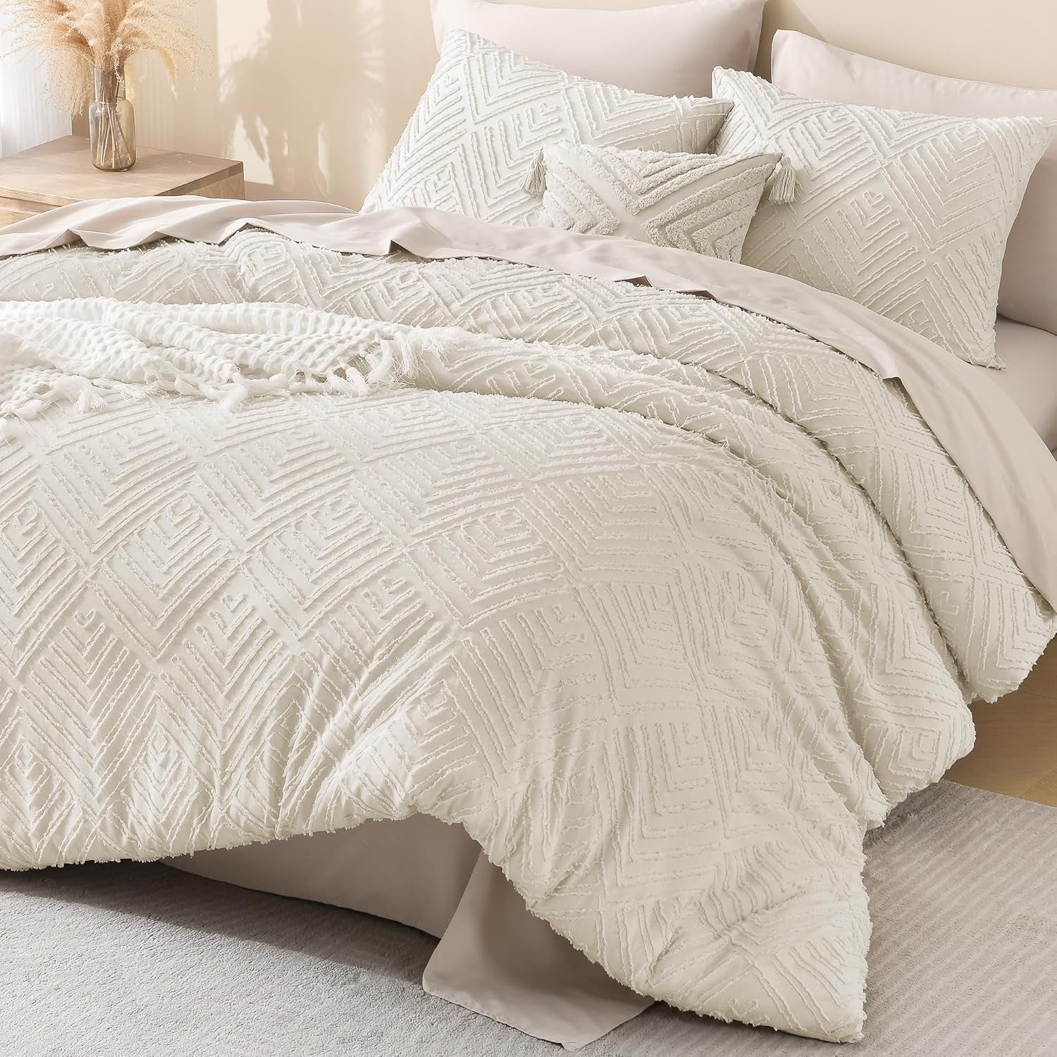 King Size Comforter Set Beige, 3 Pieces Cream Tufted Boho Farmhouse Bedding Comforter Sets, Lightweight Fluffy Comforter Bed Set for All Season (104X90In Comforter and 2 Pillowcases)