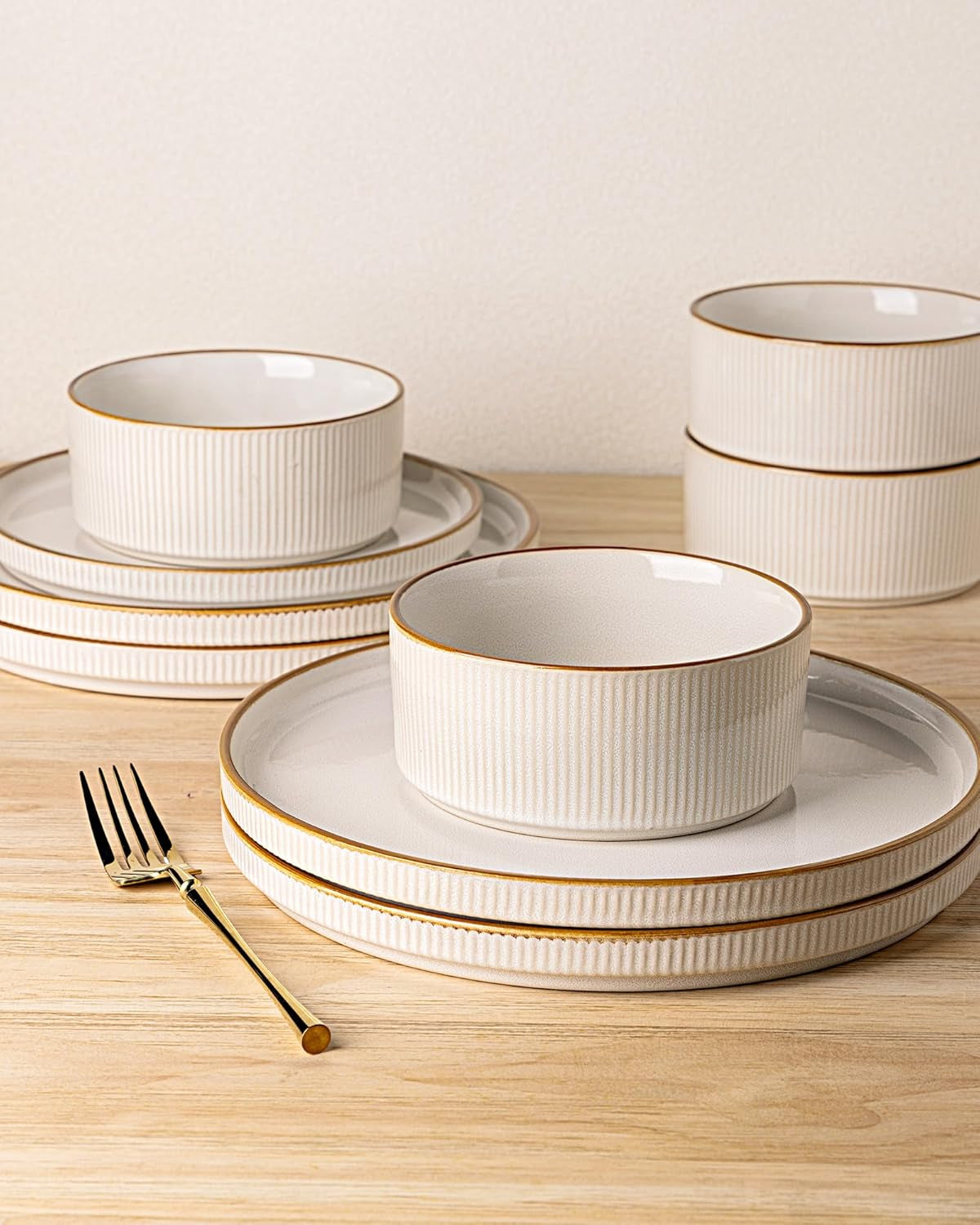 Stoneware Dinnerware Set for Four - Round Reactive Glaze Ceramic Plates and Bowls, Highly Scratch Resistant, Dishwasher and Microwave Safe, 12 Pieces