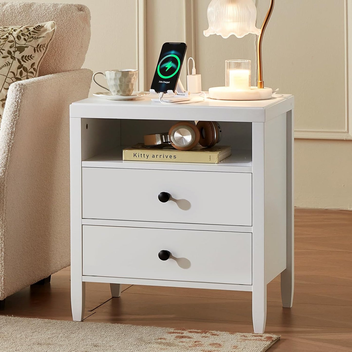 Set of 2 White Nightstands with Charging Station, Modern Bedside Tables featuring 2 Drawers and Metal Knobs, Ideal for Bedroom Use