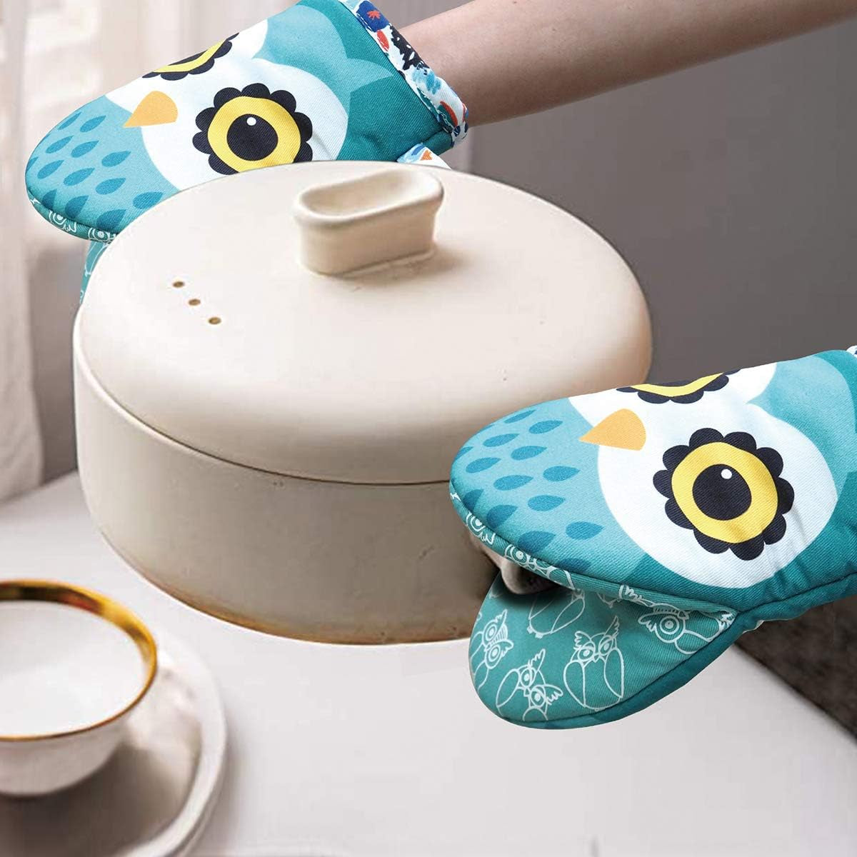Mini Oven Mitts,2Pk - Silicone Little Kitchen Gloves, Heat Resistant with Non-Slip Grip and Soft Quilted Cotton Lining for Safe Backing Cooking Barbecue (Green, 2)