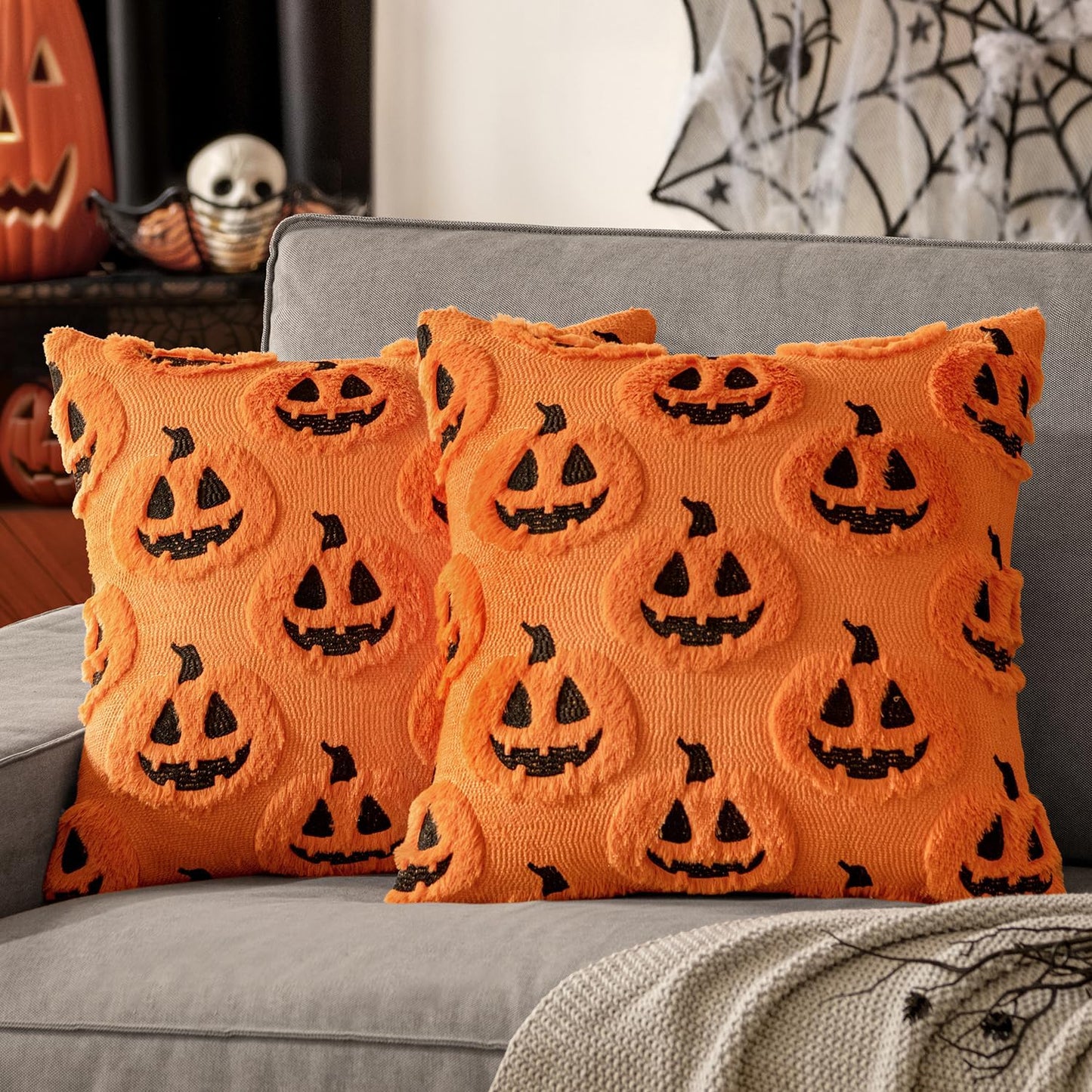 Fall Halloween Throw Pillow Covers 18X18 Decorative Pumpkin Pattern Pillowcases Soft Plush Faux Wool Cushions for Home Patio Sofa Couch,Orange-Black