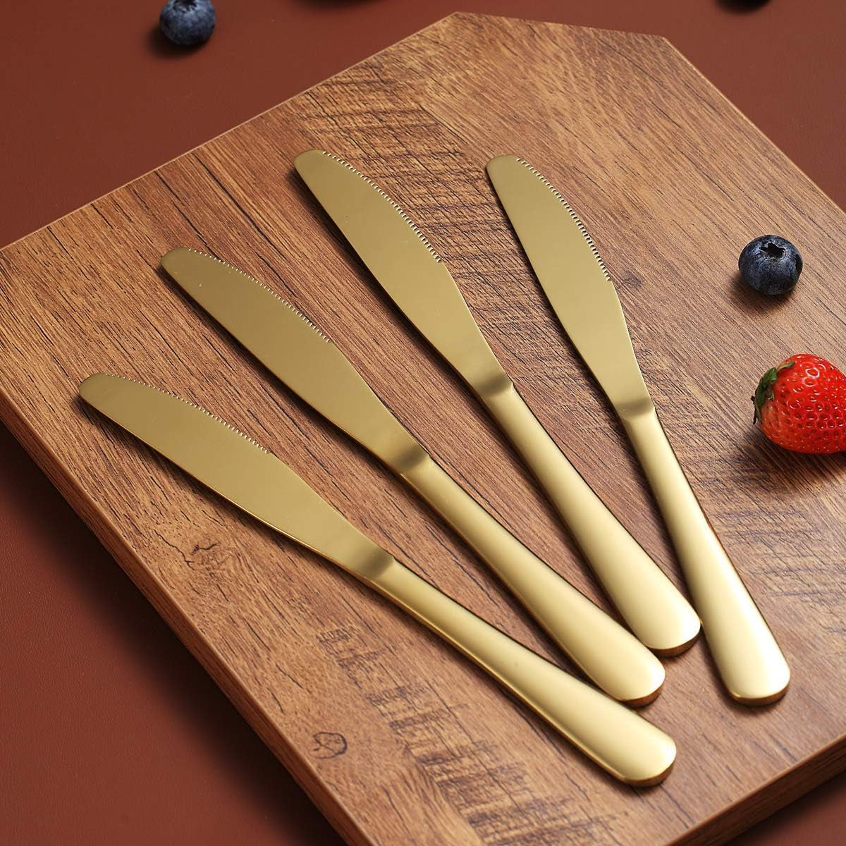 Set of 4 Gold Dinner Knives, Stainless Steel with Titanium Plating, Durable and Dishwasher Safe Butter Knife Spreaders