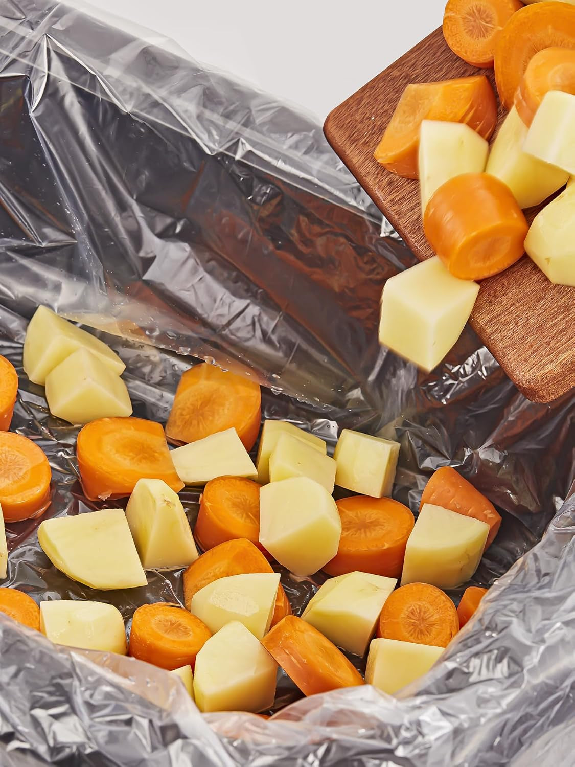 Electric Roaster Liners, 2 Count Disposable Roaster Liners, Fits 16, 18, 22 Quart Roasters, Roaster Pan Oven Liners Plastic Cooking Bags for Instant Cleanup, 18 X 34 Inch