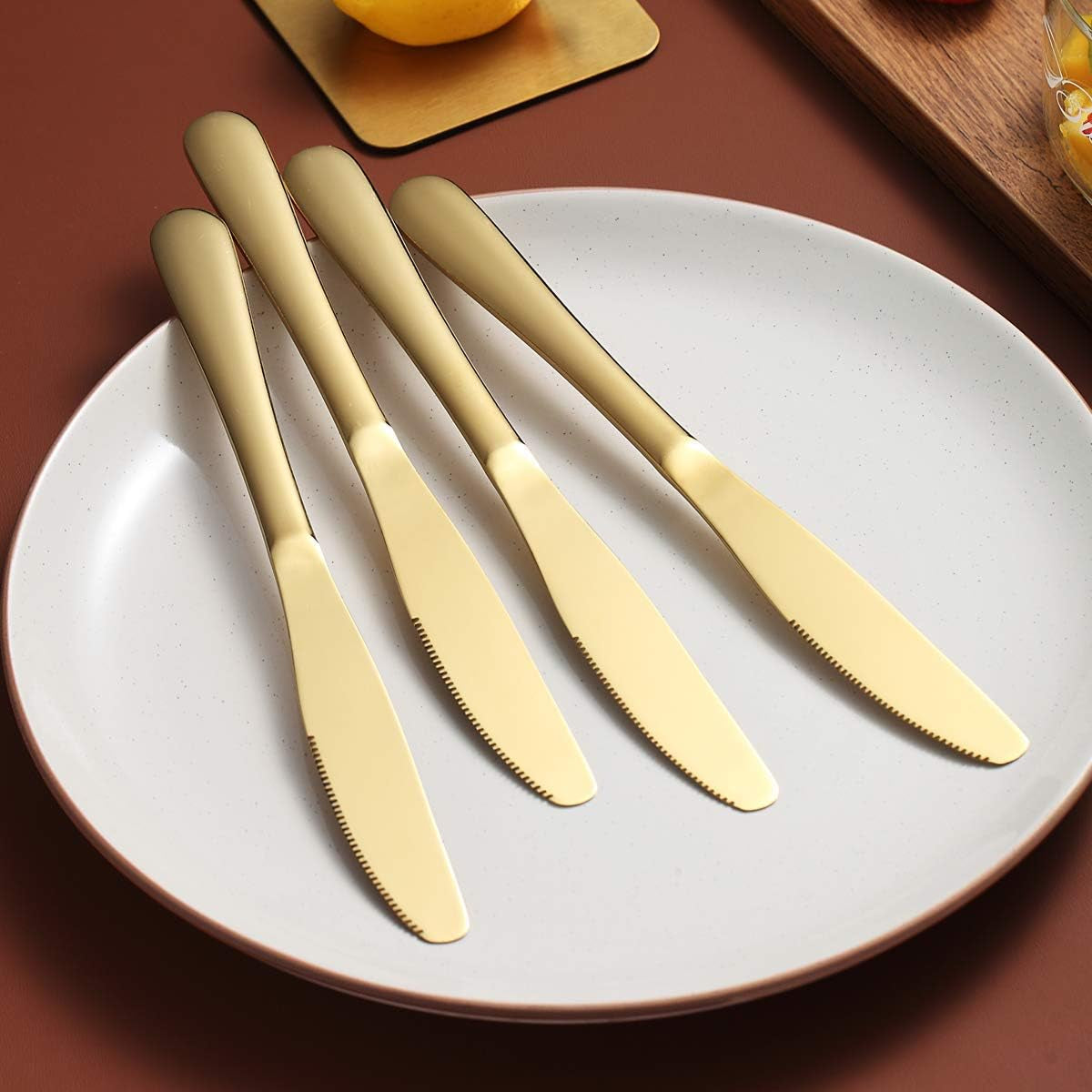 Set of 4 Gold Dinner Knives, Stainless Steel with Titanium Plating, Durable and Dishwasher Safe Butter Knife Spreaders