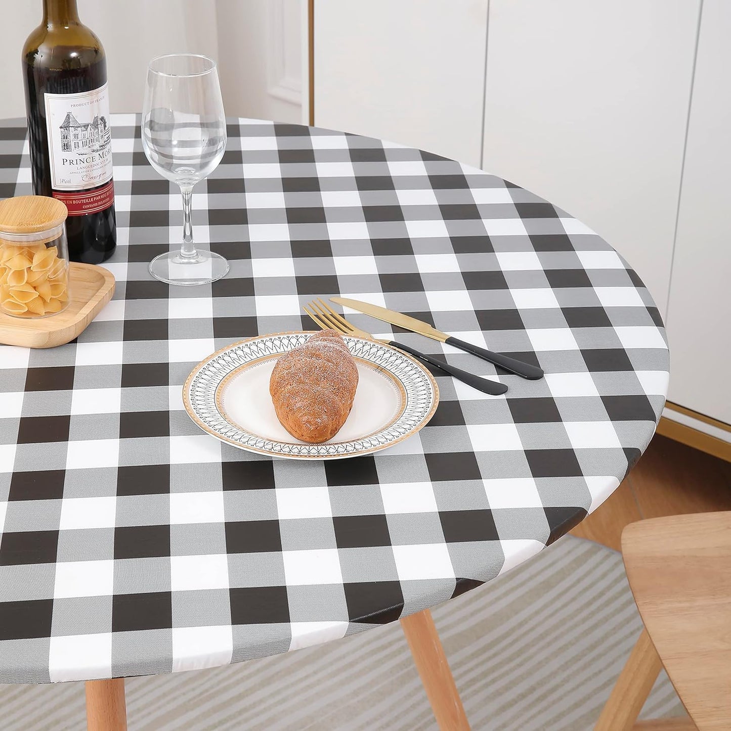 round Fitted Tablecloth with Elastic Edge, Buffalo Plaid Waterproof Vinyl Flannel Backed Table Coloth Cover Fits 36"-44" round Tables for Dinner, Outdoor, Picnic, Black White Check