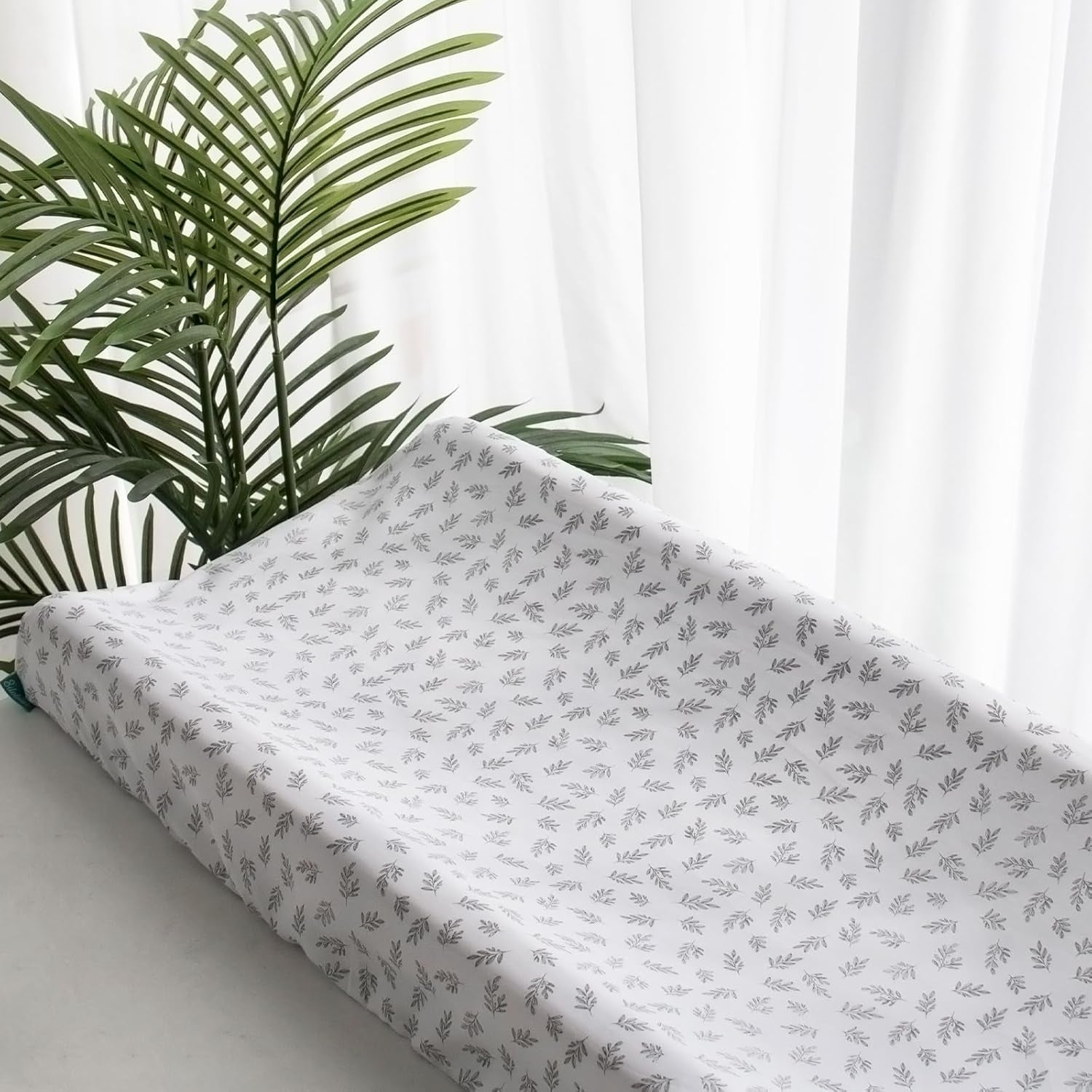 Changing Pad Cover, Diaper Changing Pad Covers 4 Pack, Fitted Baby Changing Table Sheets for 32''×16'' Change Table Pad, Cradle & Bassinet Sheets for Boys & Girls, Soft & Breathable