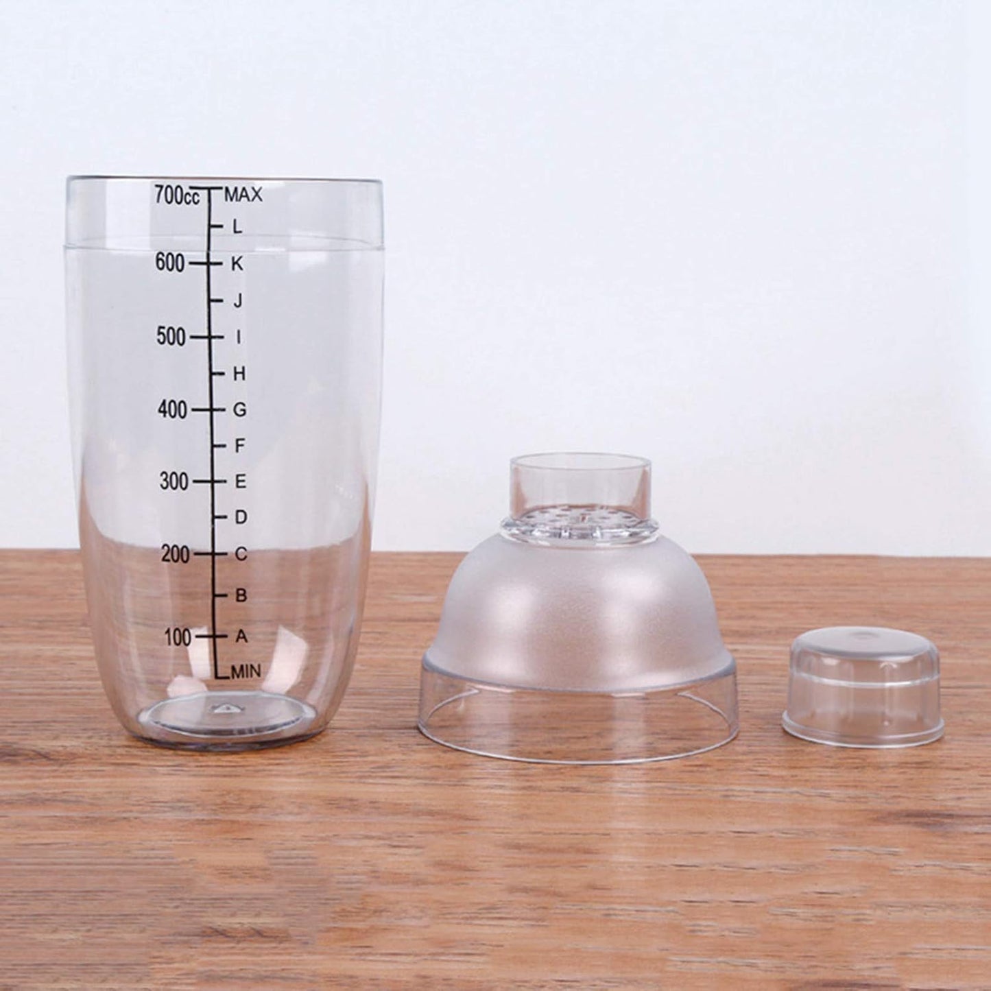 Plastic Cocktail Shaker, Drink Mixer Hand Shaker Cup with Scales, Bar Tool, Transparent (24 Oz / 700Cc)