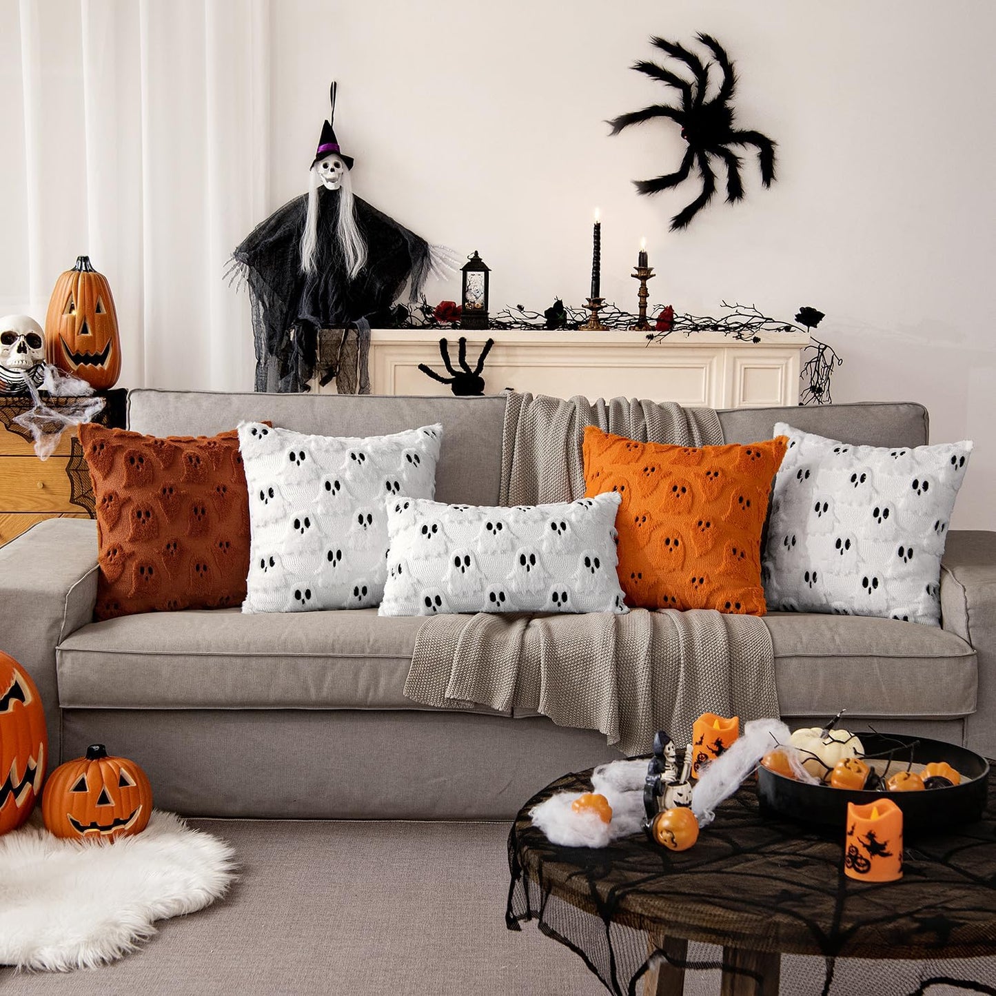 Halloween Pillow Covers Set of 2 White Ghost Decorative Soft Throw Pillows Plush Faux Fur Wool Couch Cushion Case for Fall Decor Chair Sofa Bedroom Living Room 18X18 Inch