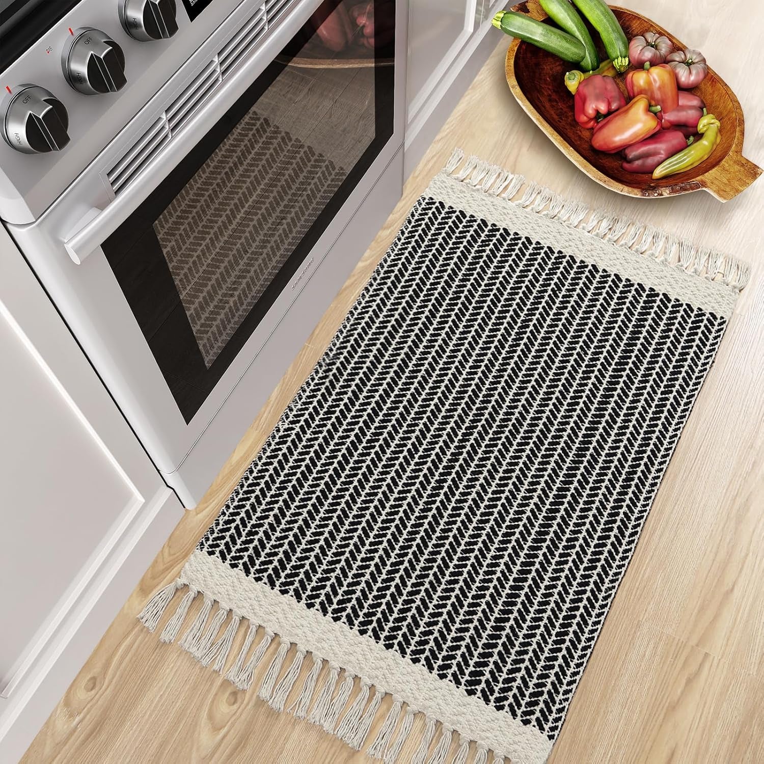 Boho Bathroom Rugs, Small 2X3 Front Door Mat Lightweight Kitchen Rug Woven Cotton Area Rug with Tassels, Farmhouse Washable Black and White Throw Rug Low Pile Carpet for Entry Laundry