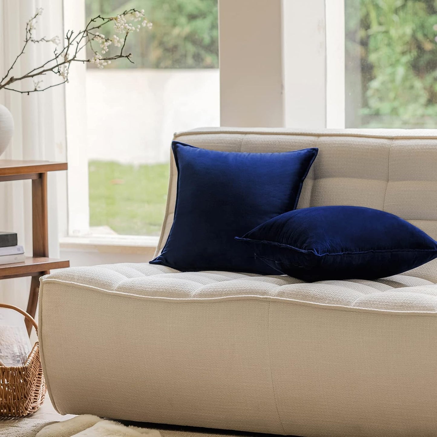 Velvet Navy Blue Throw Pillow Covers 18X18 Inches Pack of 2 Soft Decorative Square Cushion Covers for Couch Sofa Bed Livingroom Car,45X45Cm