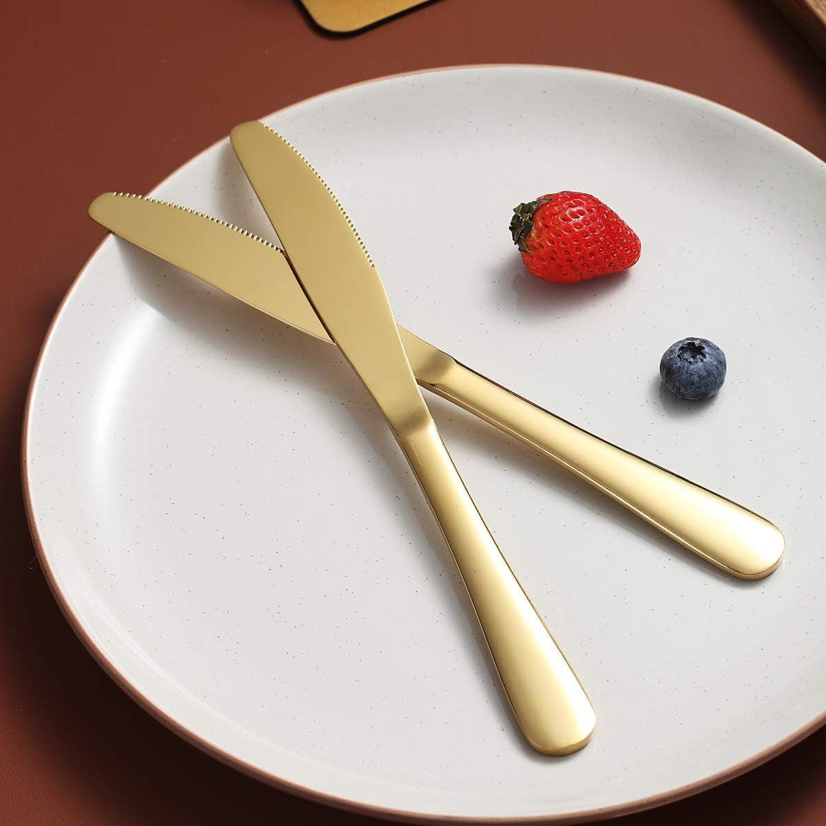 Set of 4 Gold Dinner Knives, Stainless Steel with Titanium Plating, Durable and Dishwasher Safe Butter Knife Spreaders