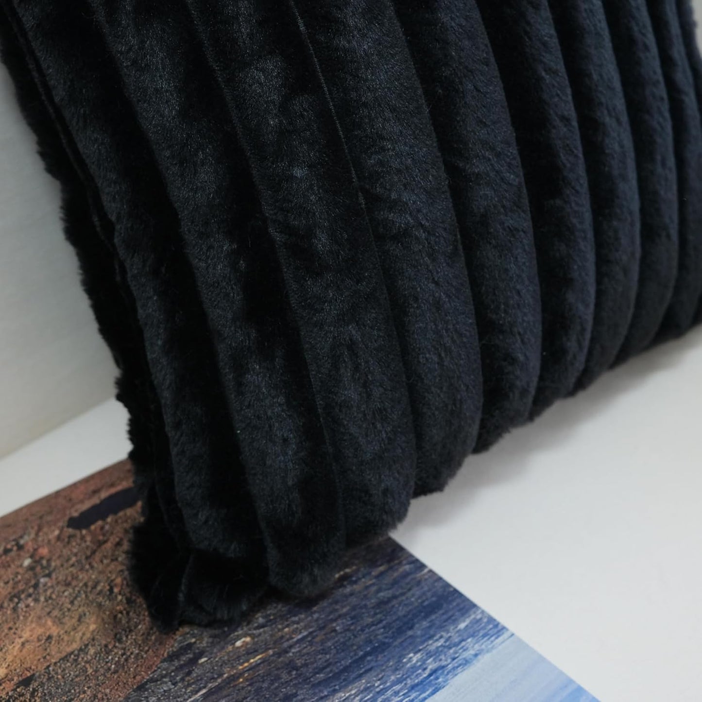 Pack of 2 Faux Fur Plush Decorative Throw Pillow Covers Couch Cushion Case Soft Pillowcases (Black, 20 X 20-Inch)