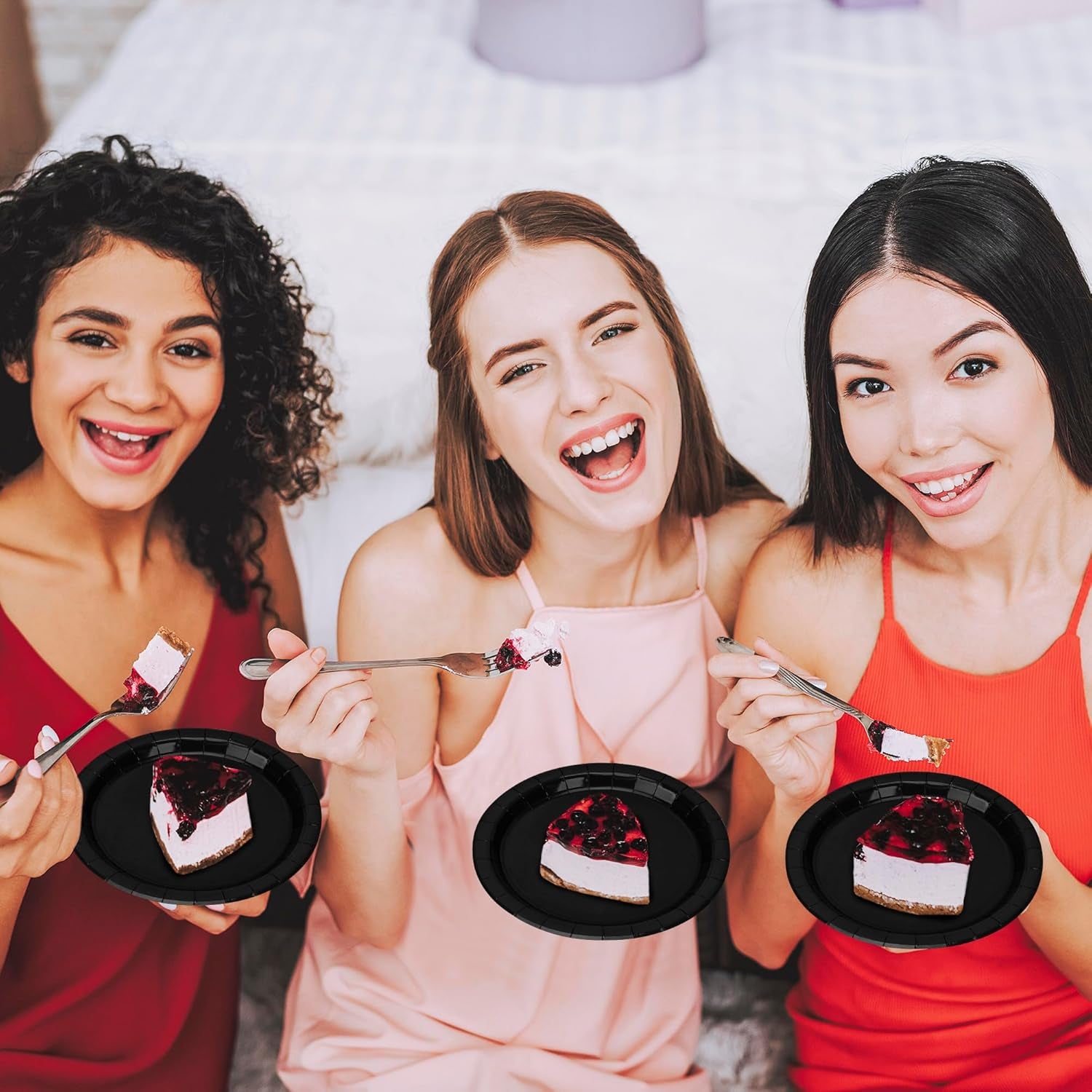 50 Count Black 7 Inch round Paper Plates, Heavy Duty Disposable Dinnerware for Parties, Weddings, Bbqs, Birthdays, Picnics