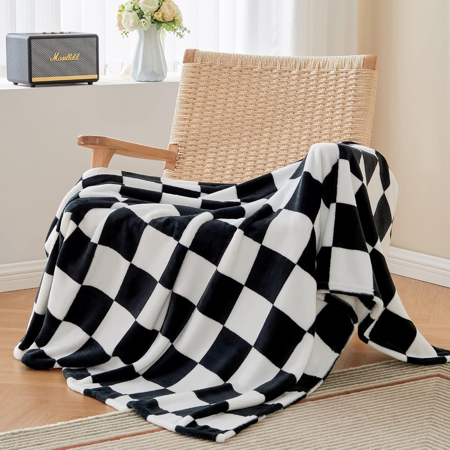 2 Pieces Fleece Blankets (Black, Solid & Checekered, 50"X60"), Luxury Plush Cozy Fuzzy Blankets