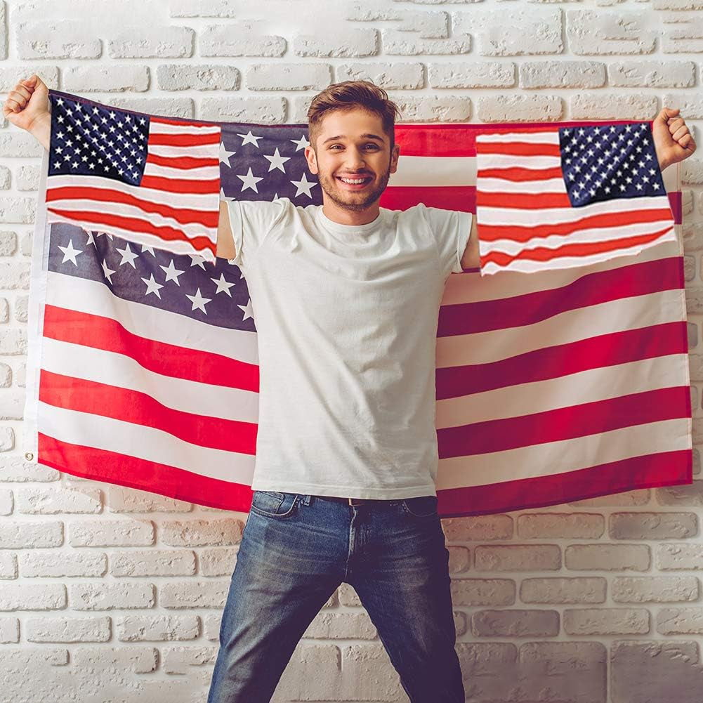 American Flag Cape, Wearable USA Flag Costume Outfit with Sleeves Classic Flag, 2 Differents Wearing Methods