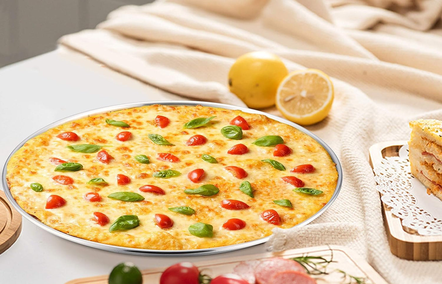 Pizza Pan Set of 2, Stainless Steel Pizza Tray, round Pizza Plate for Pie Cookie Pizza Cake, Non Toxic & Heavy Duty, Dishwasher Safe & Easy Clean, 13.5 Inch & Silver