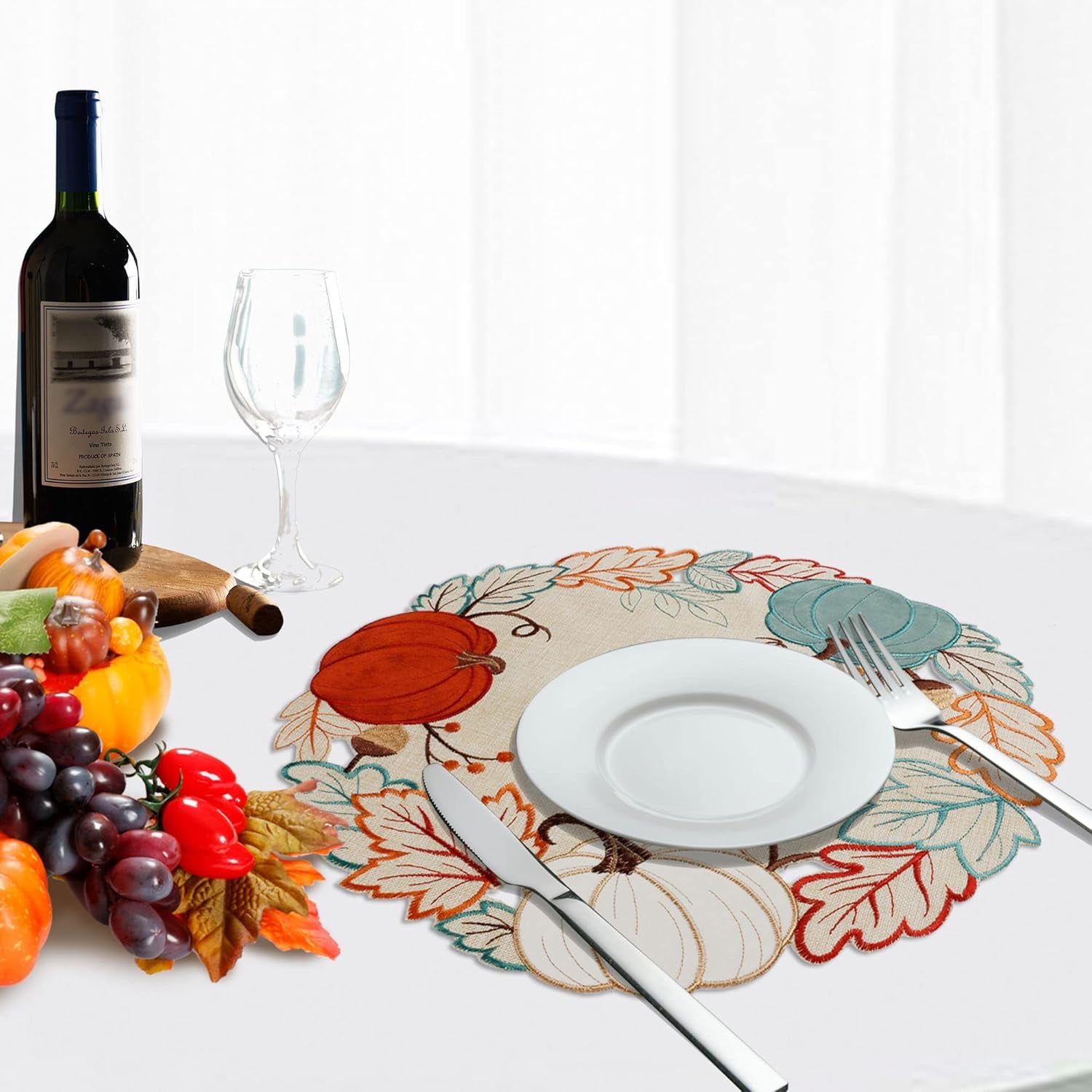 Thanksgiving Placemats Set of 4, Fall Pumpkins round Placemats, Embroidered Harvest Pumpkin Farmhouse Placemat for Dining Table, Fall Decor for Home, Halloween Table Decorations