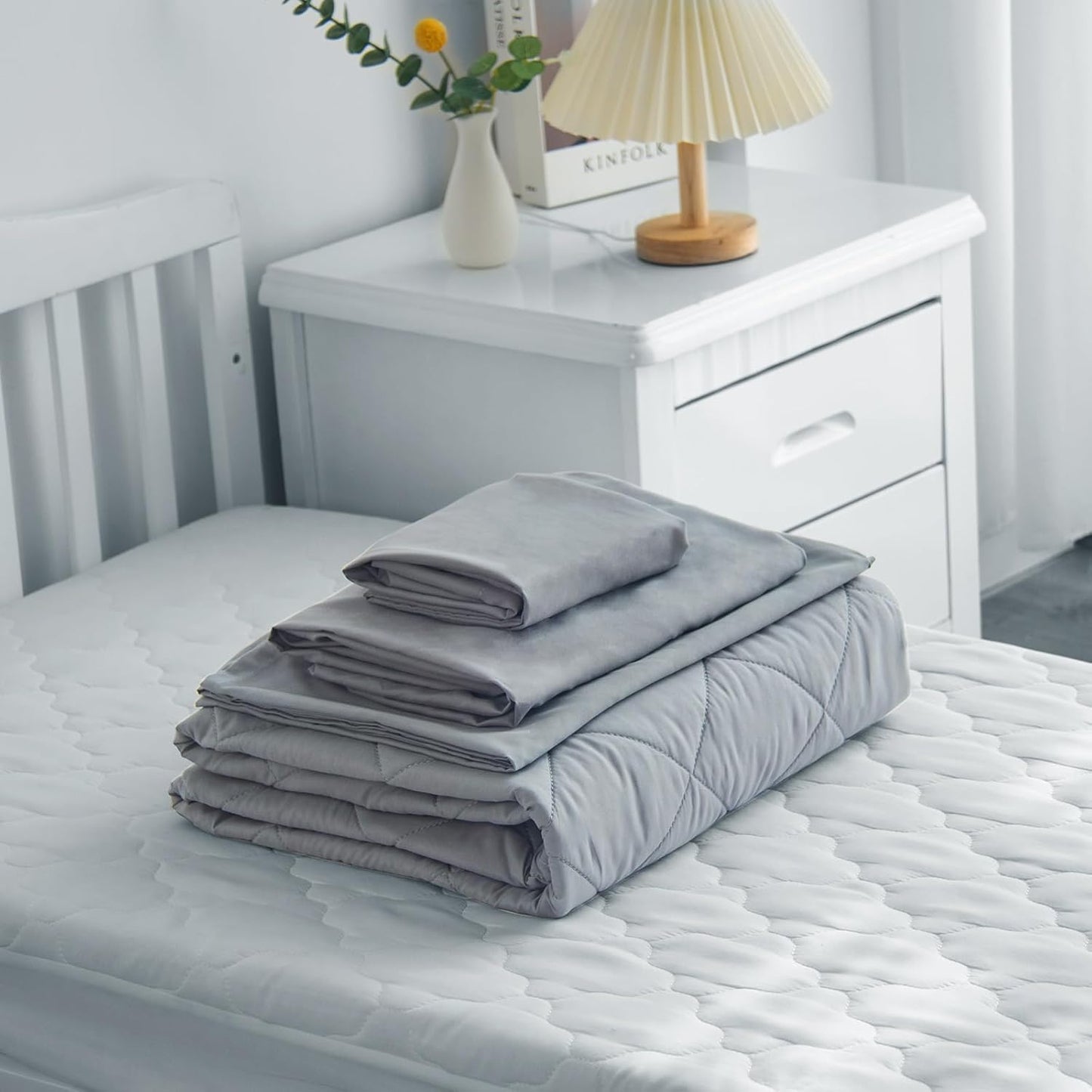 4 Piece Toddler Bedding Set,Ultra Soft and Breathable Crib Bedding Set,Includes Quilted Comforter,Fitted Sheet,Flat Top Sheet and Envelope Pillowcase for Boys and Girls,Grey