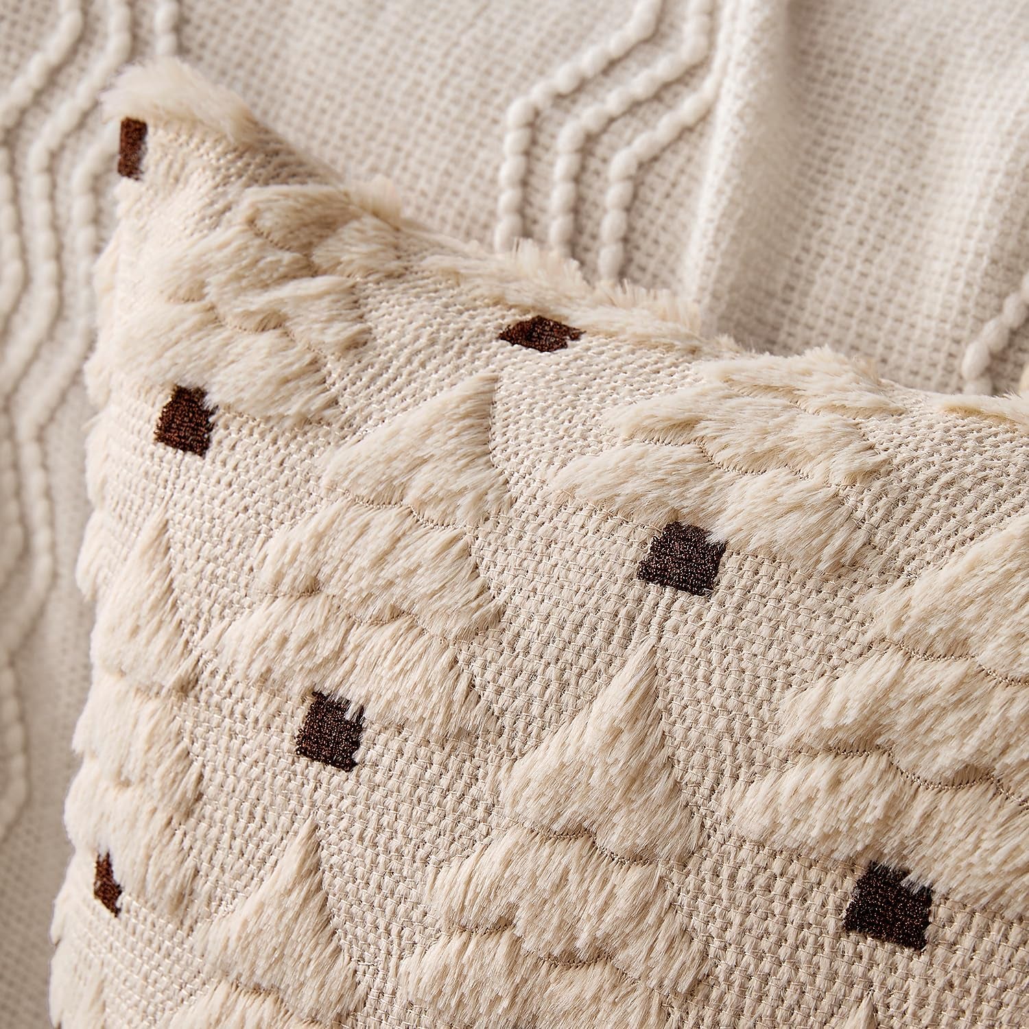 Christmas Tree Decorative Pillow Covers Faux Fur Wool Throw Pillows Soft Plush Cushion Covers Set of 2 Xmas Home Decor Winter Holiday for Sofa Couch Livingroom Bed 18X18 Inch Beige