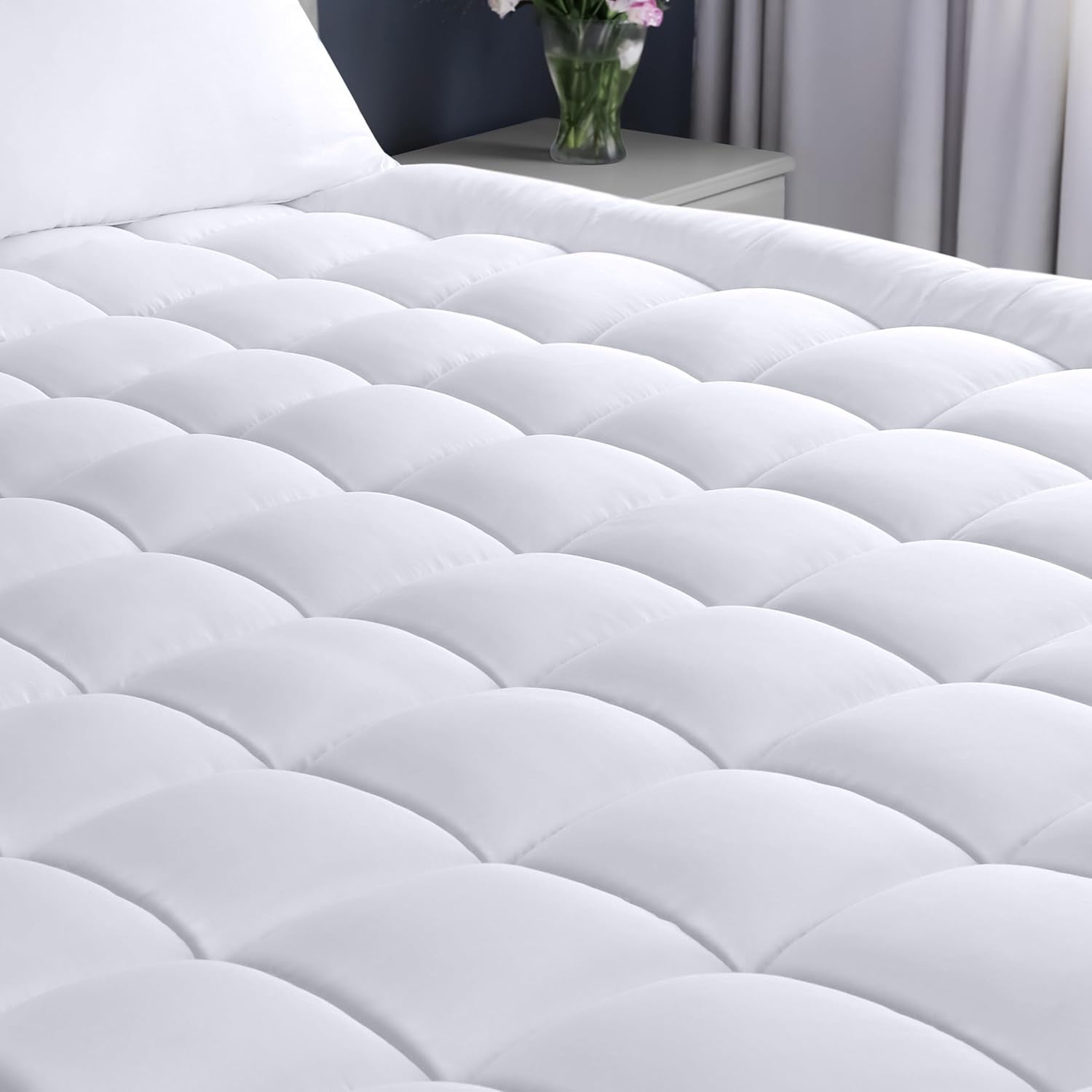 Full Mattress Pad, Quilted Fitted Premium Mattress Protector, Deep Pocket Cover Stretches up to 16 Inches, Fluffy Pillow Topper (54X75 Inches, White)
