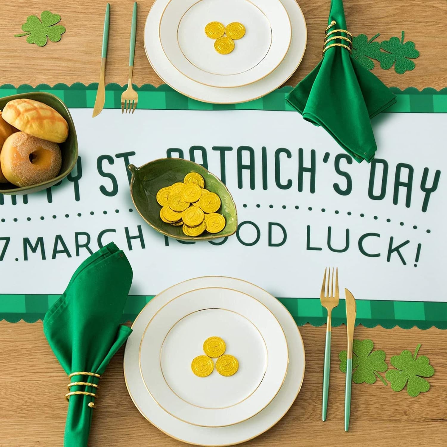 St Patricks Day Table Runner - 14 X 108 Inches Green Shamrock Table Runner for Indoor Outdoor Party Home Decor/Holiday/Dinning Table, 1 Piece
