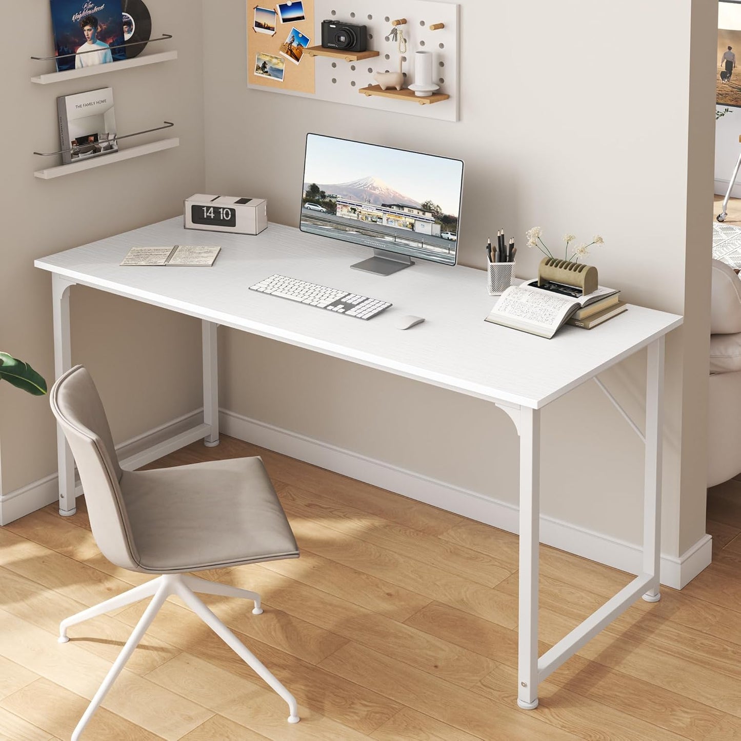 55-Inch Modern Home Office Desk with Sturdy Metal Frame and Ample Legroom for Gaming and Writing