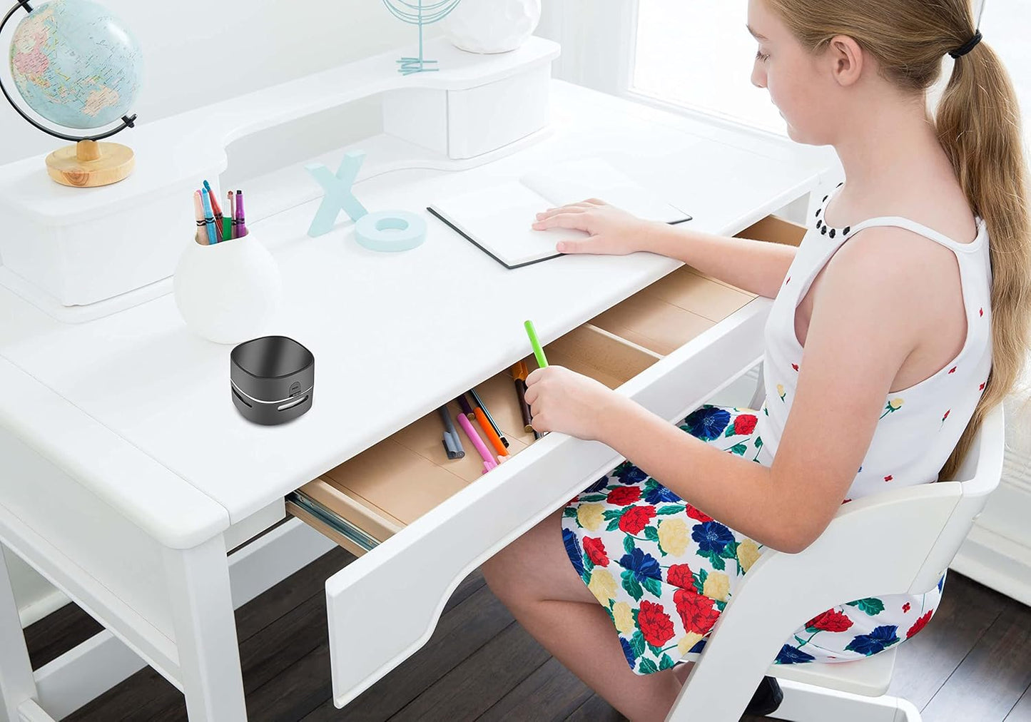 Desktop Vacuum Cleaner, Mini Table Dust Sweeper Energy Saving,High Endurance up to 400 Mins,360º Rotatable Design for Keyboard/Home/School/Office (Black)