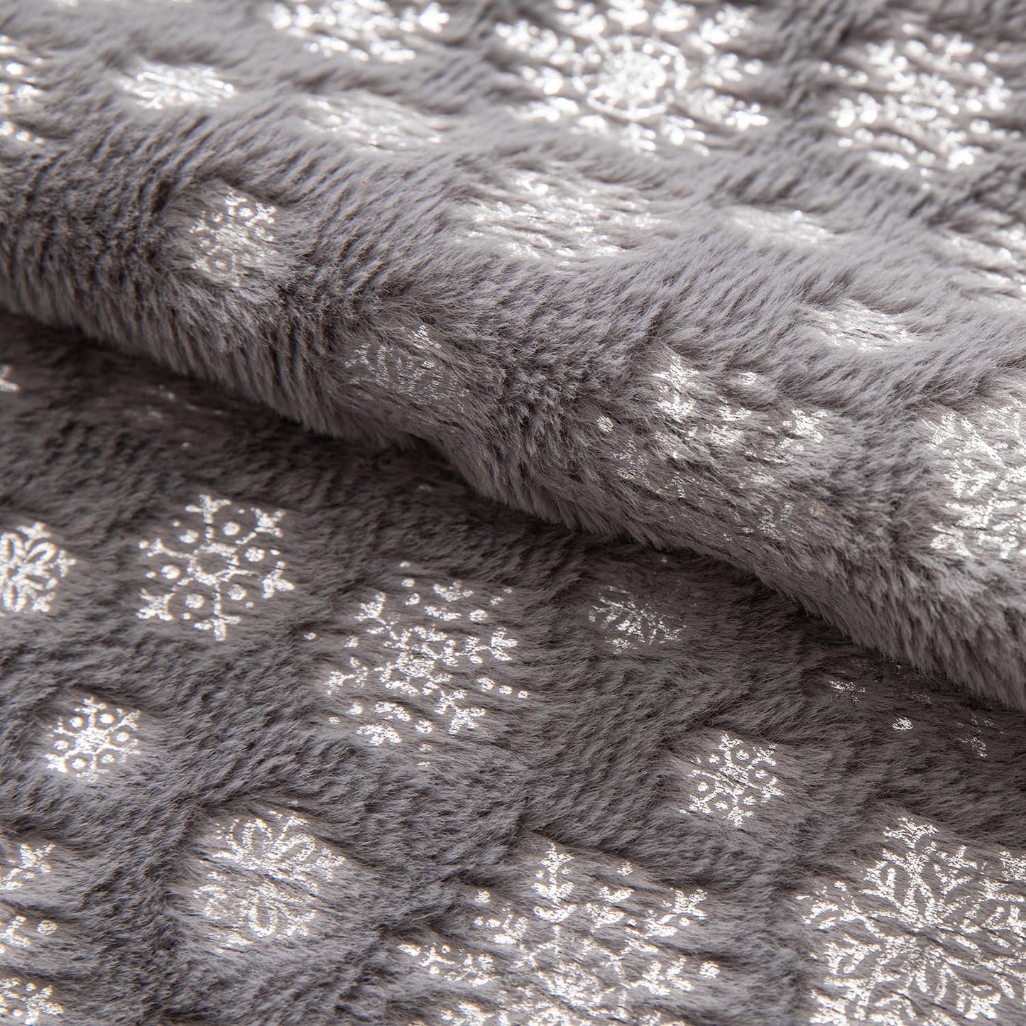 Christmas Grey Throw Pillow Covers Set of 2 Snowflakes Decorative Winter Couch Pillowcases 18×18 Inch Soft Plush Faux Fur Farmhouse Home Holiday Festival Decors for Sofa Living Room Bed