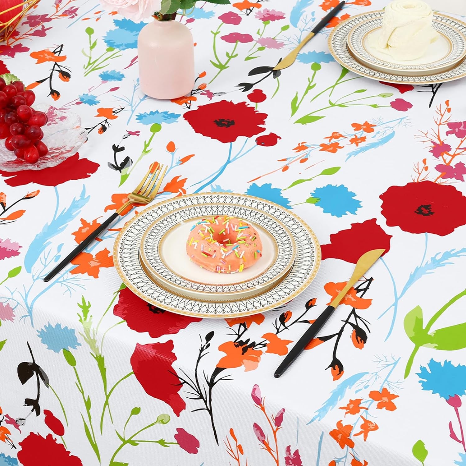 Rectangle Waterproof Vinyl Table Cloth, Wipeable Tablecloth with Flannel Backing, Plastic Table Cover for Dinner, Picnic, Indoor and Outdoor (Flowers, 60" X 84")