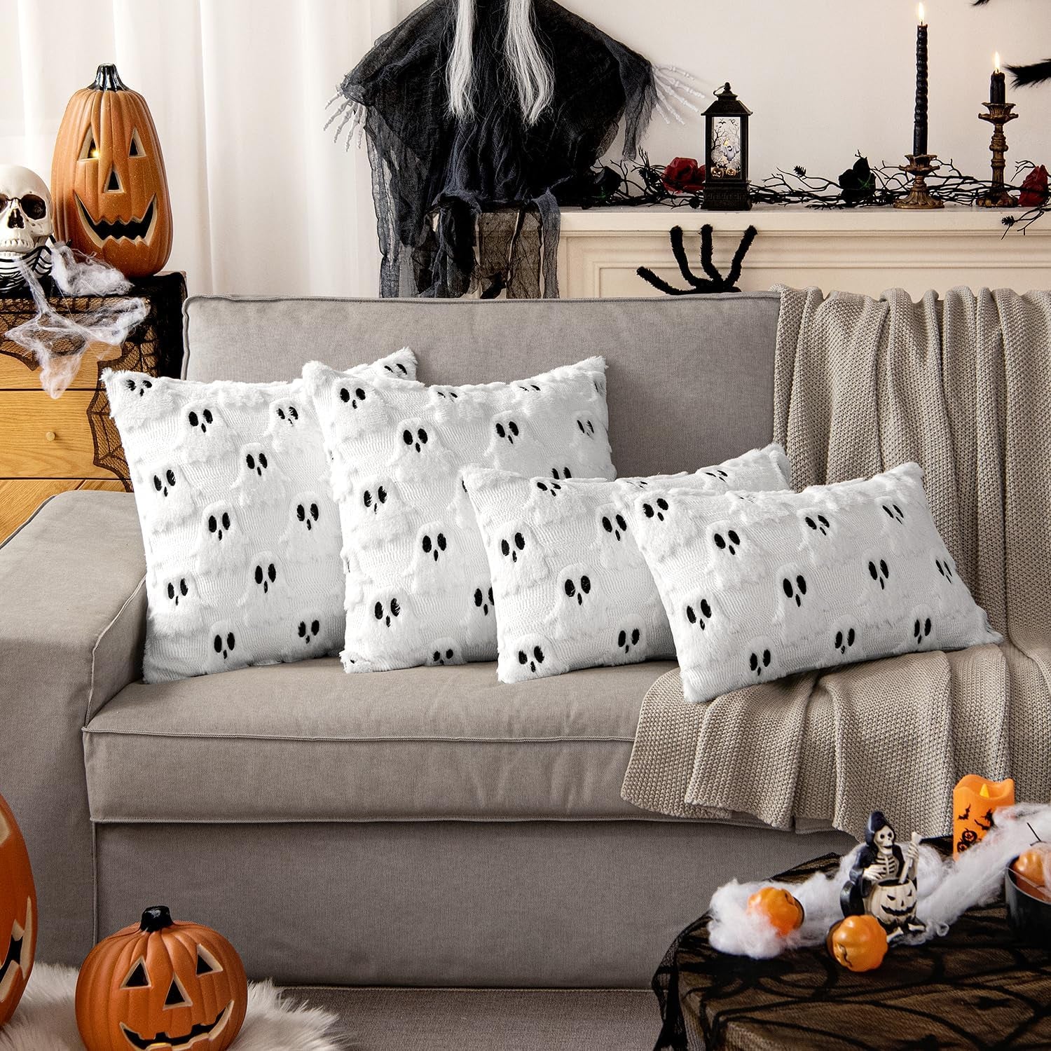 Halloween Pillow Covers Set of 2 White Ghost Decorative Soft Throw Pillows Plush Faux Fur Wool Couch Cushion Case for Fall Decor Chair Sofa Bedroom Living Room 18X18 Inch