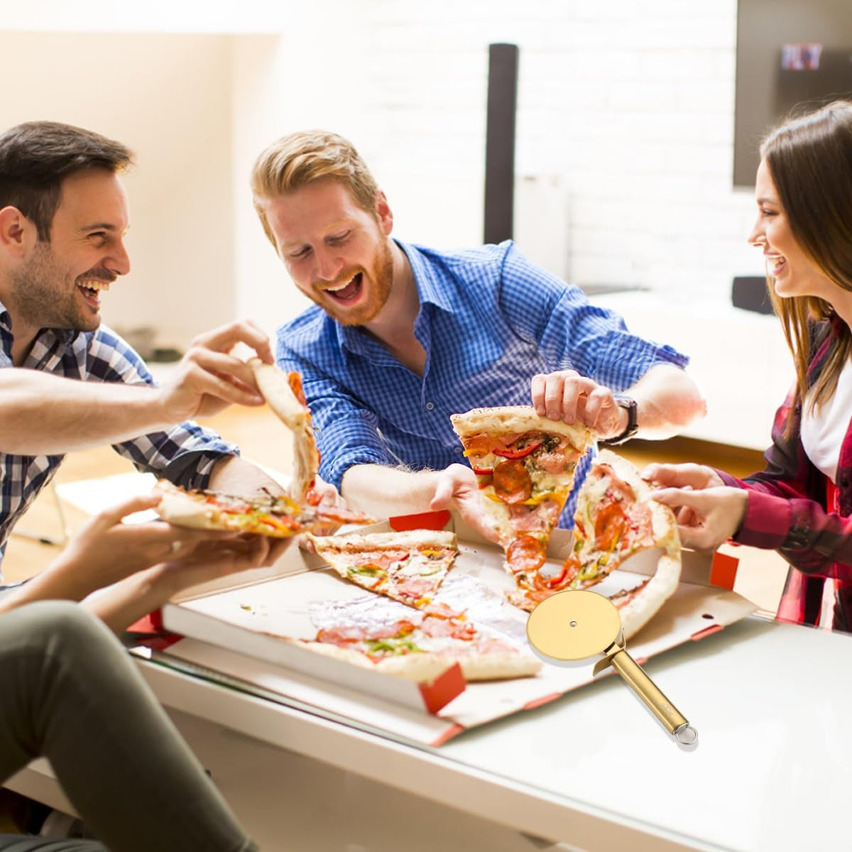 Gold Titanium-Plated Stainless Steel Pizza Cutter - Ultra Sharp Pizza Wheel and Pastry Slicer, Easy to Clean and Store