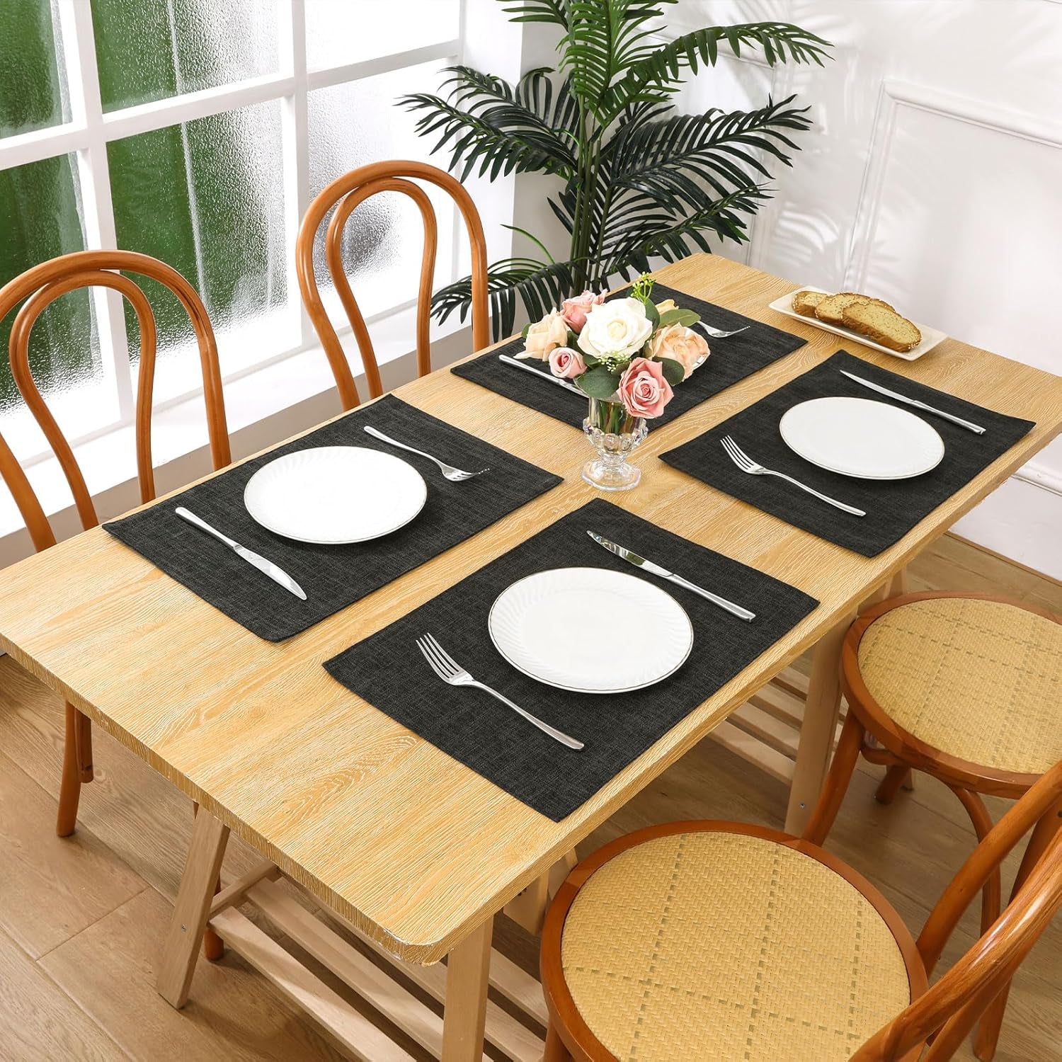 Washable Cloth Placemats Set of 4 Cotton Linen Double Layer Thickened Machine Washable Table Mats Non Slip Heat Resistant Fabric Place Mats for Dining Table, Black